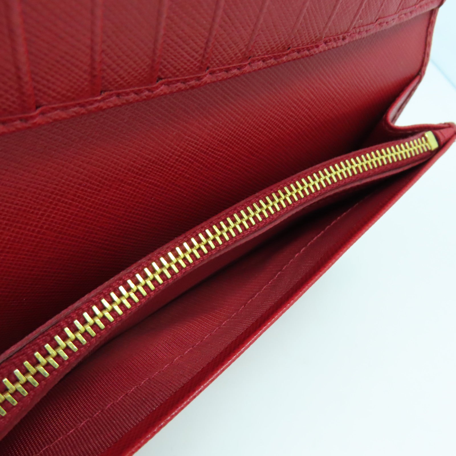 PRADA 牛皮皮革Long Wallet金扣長錢包紅色