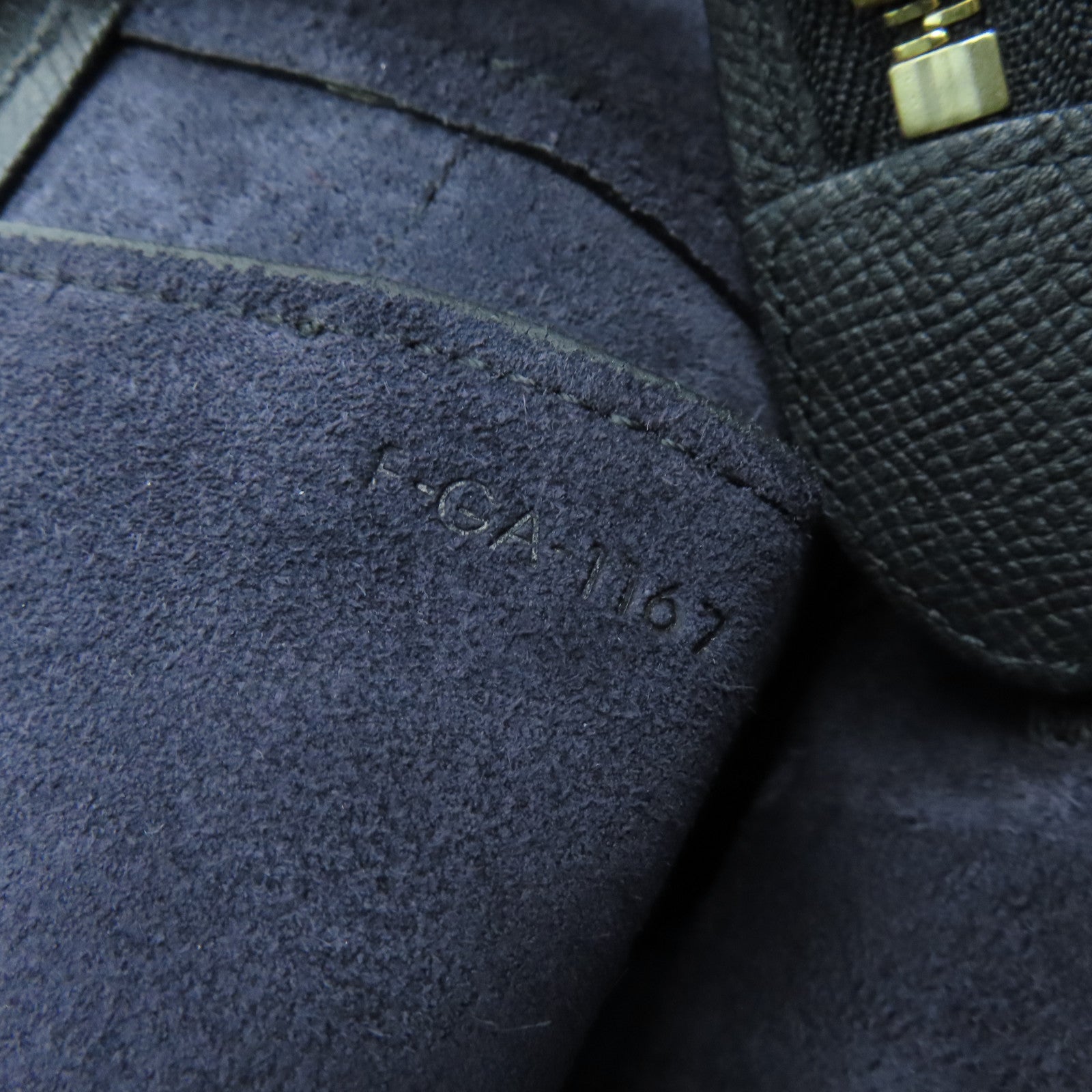 CELINE 牛皮皮革Mini Belt Bag金扣手挽肩背两用袋黑色