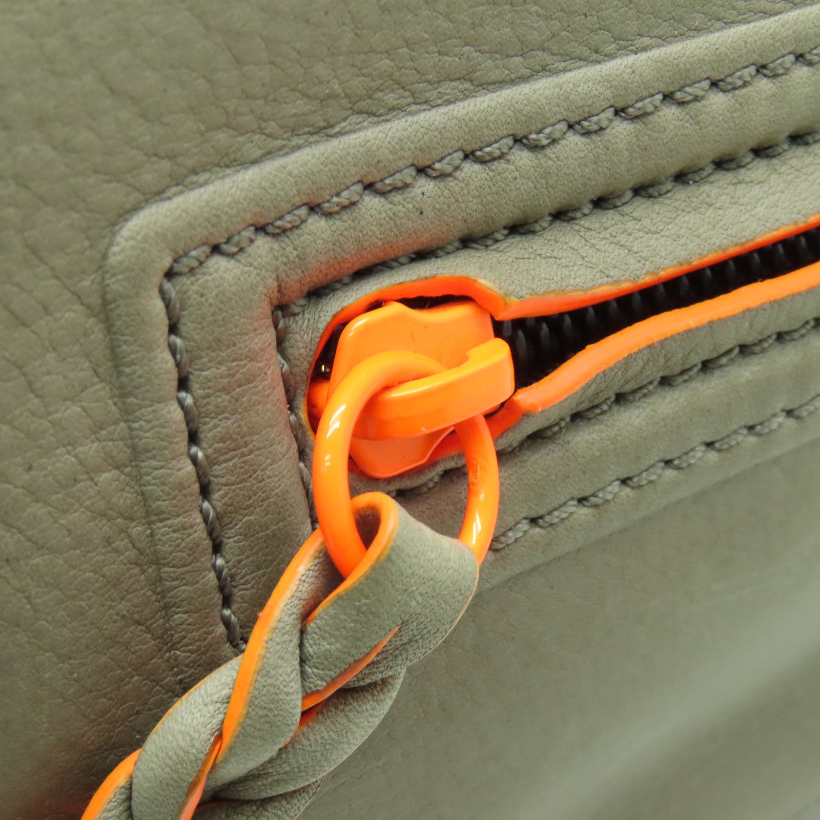 CELINE 牛皮皮革Luggage Phantom手挽袋米色