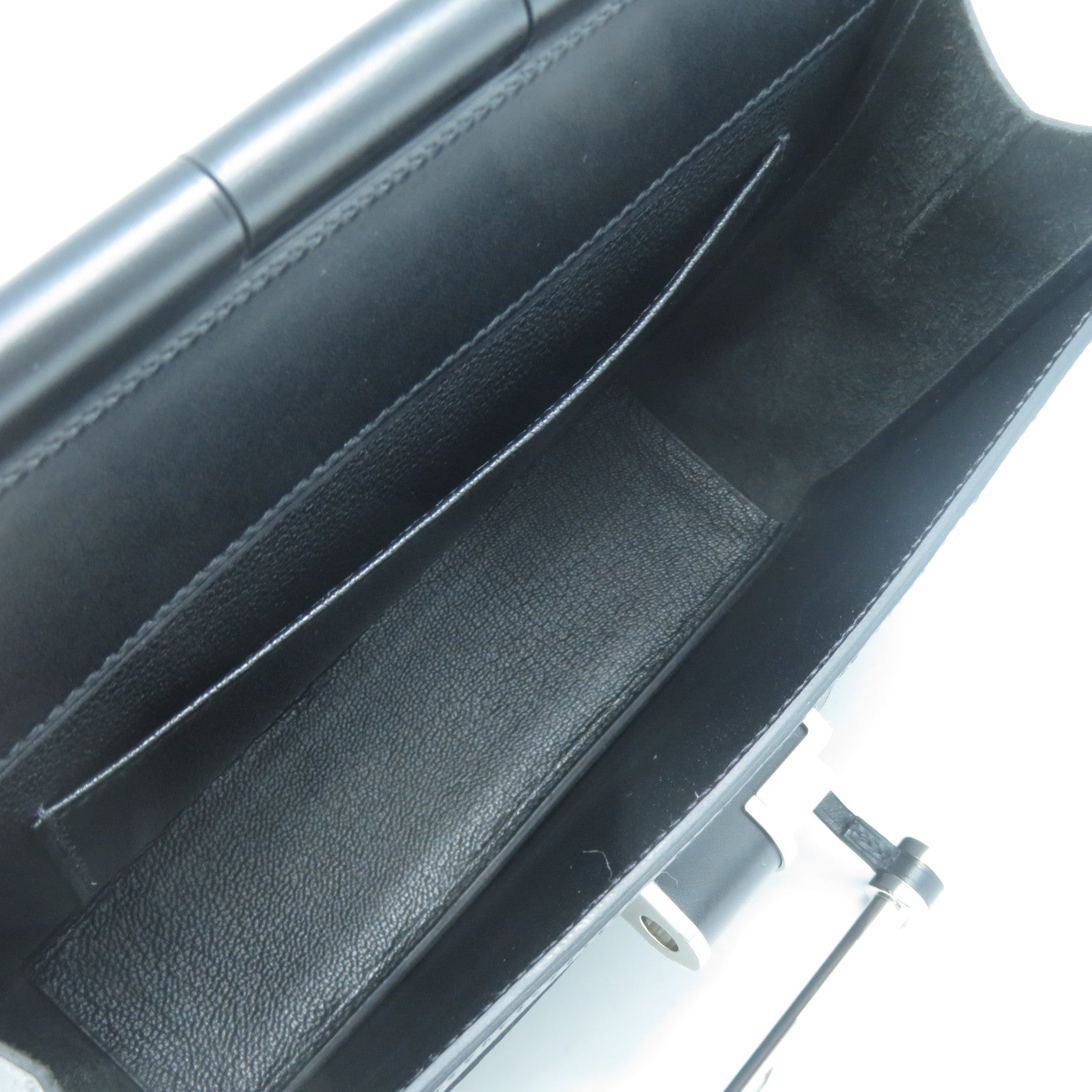 HERMES Swift皮革Sacabar 24銀扣肩背袋Noir黑色