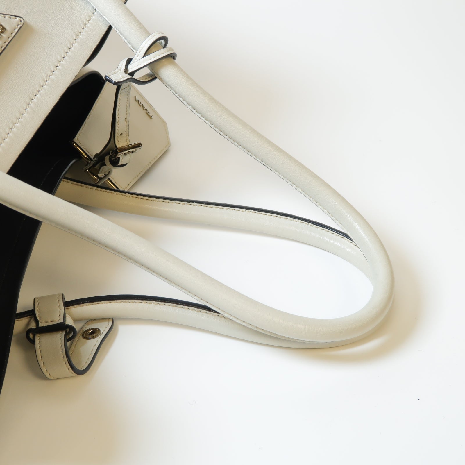 PRADA 皮革Tote Bag銀扣手挽袋白色
