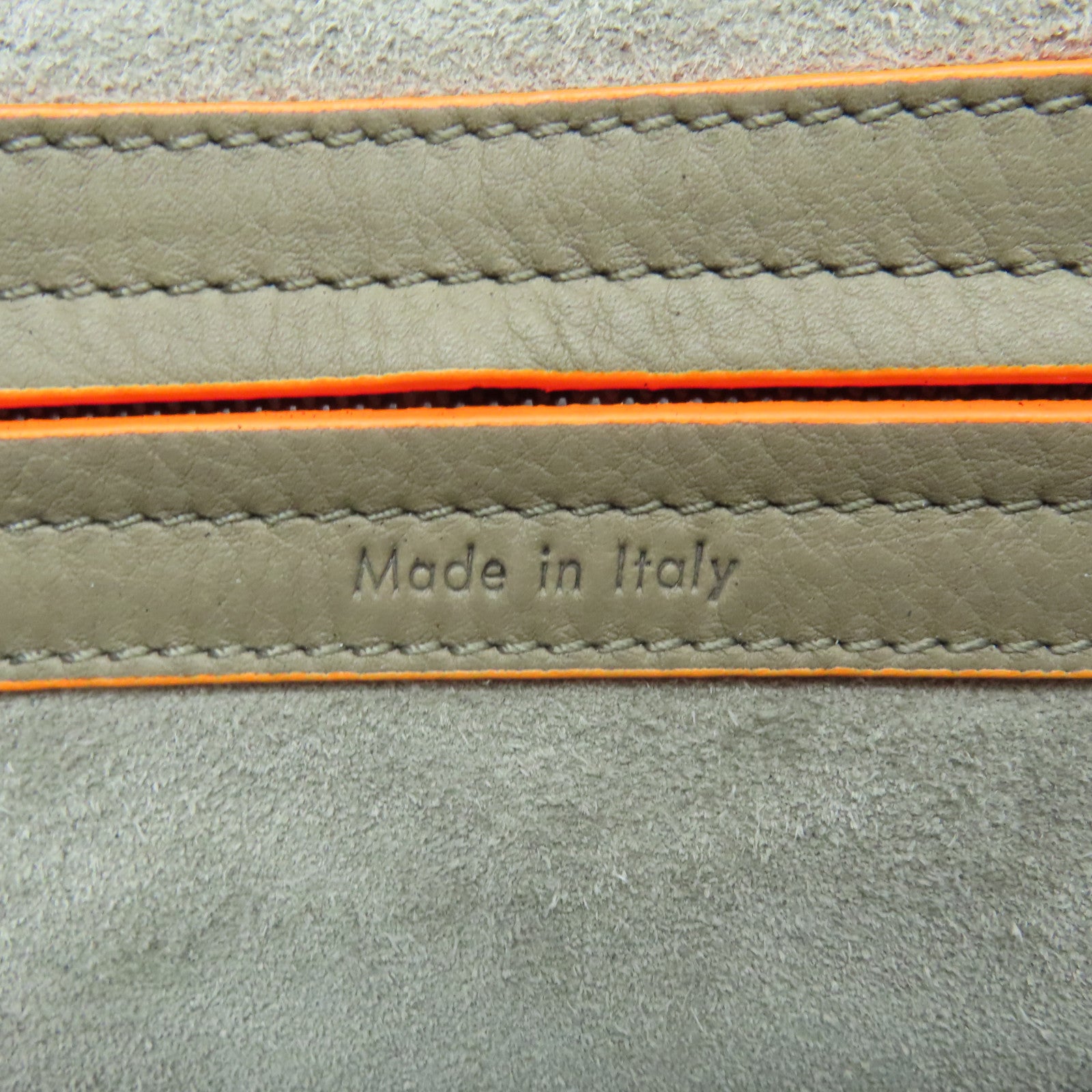 CELINE 牛皮皮革Luggage Phantom手挽袋米色