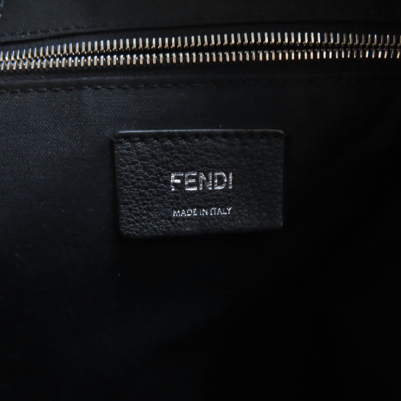 FENDI 毛茸Backpack銀扣背包彩色