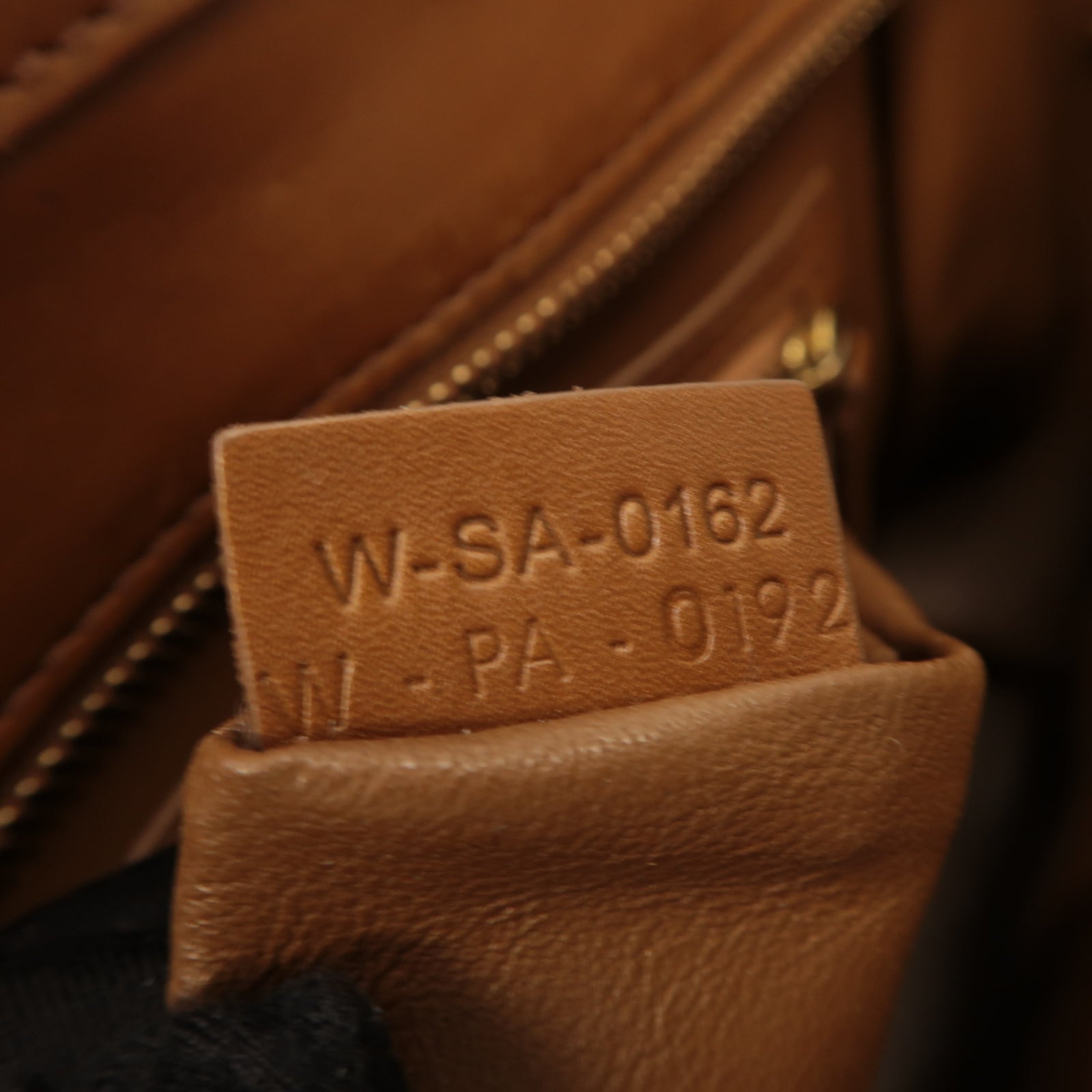 CELINE 牛皮皮革Mini Luggage Handbag金扣手挽袋白色/黑色/啡色