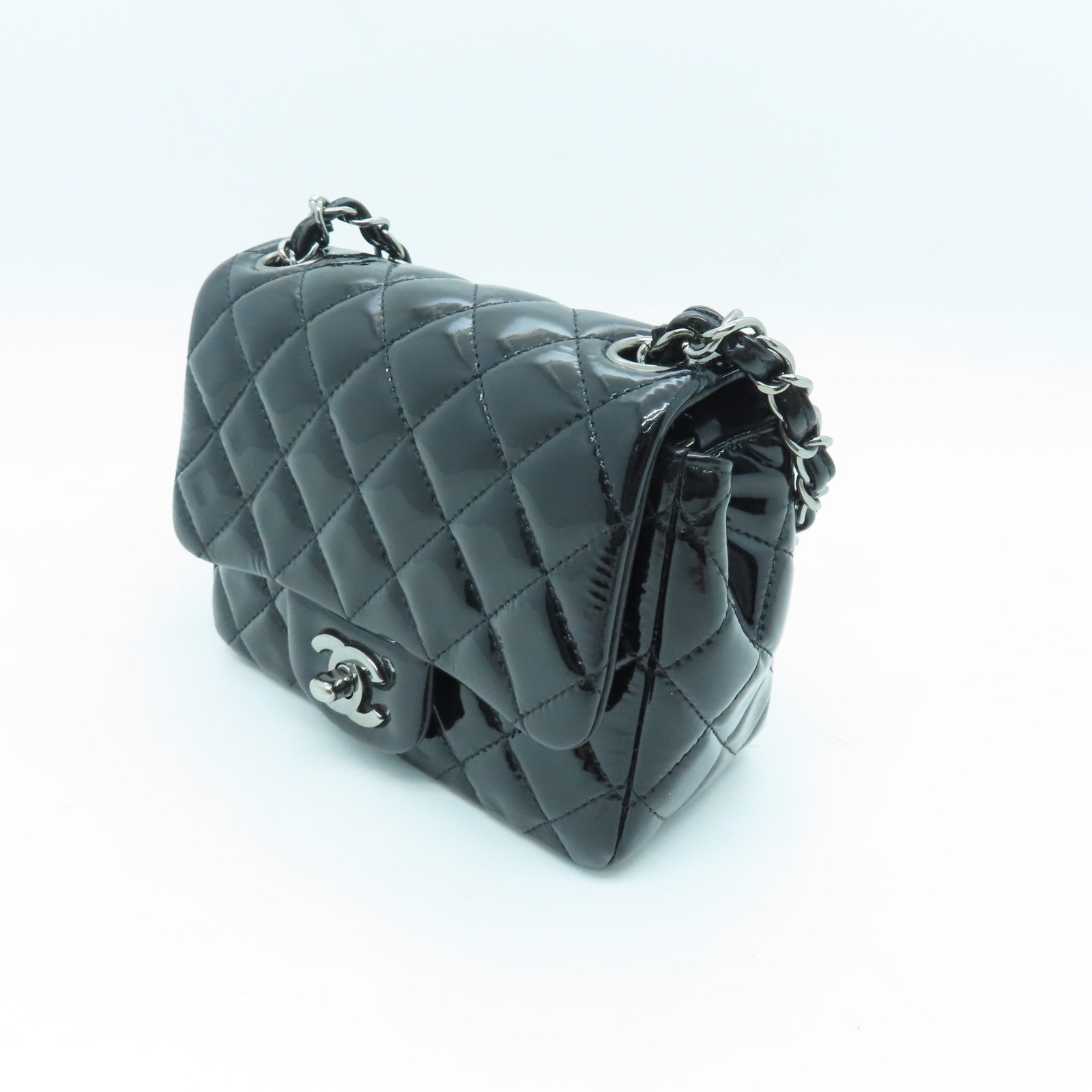 CHANEL 菱格漆皮皮革Chain Shoulder銀扣鏈帶肩背袋黑色