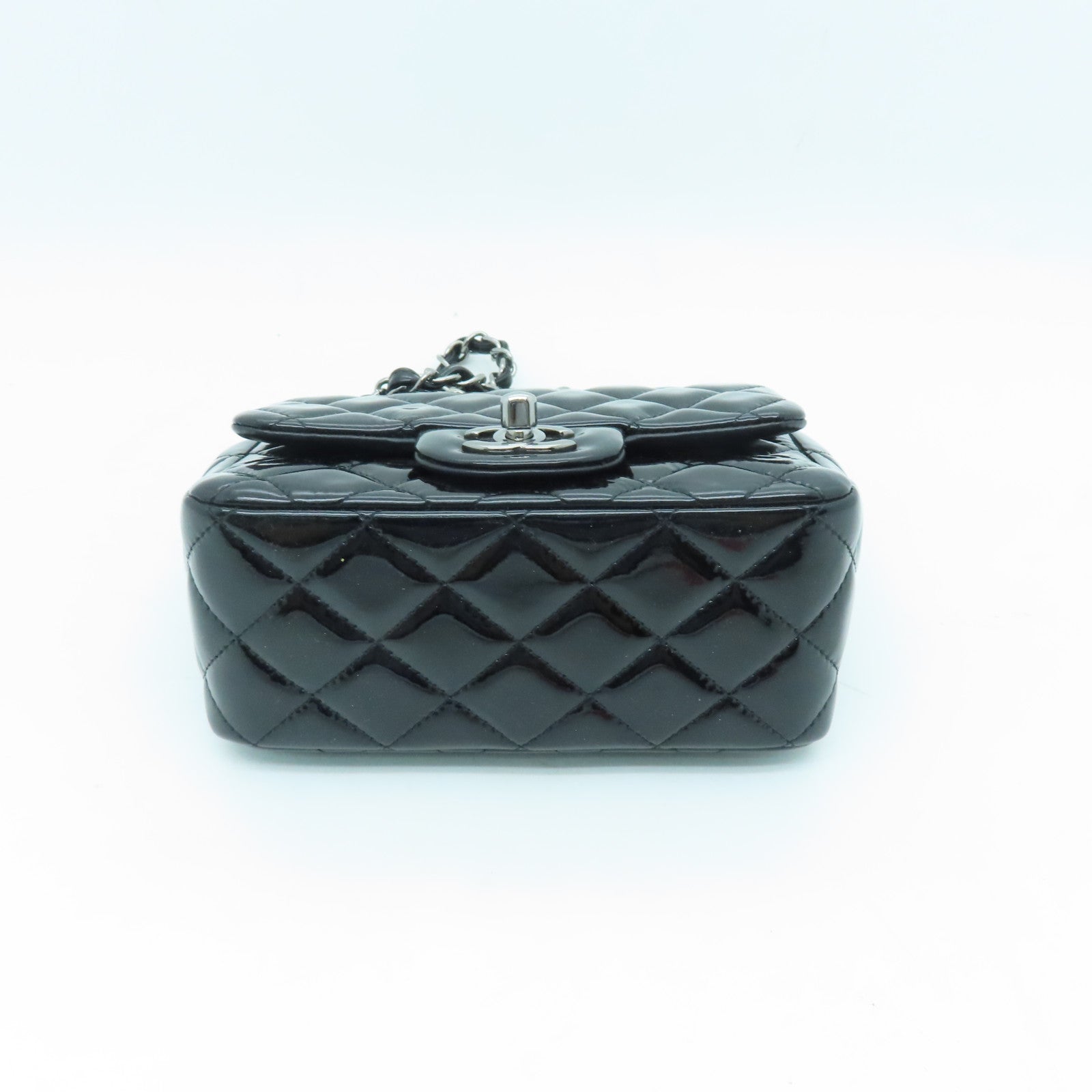 CHANEL 菱格漆皮皮革Chain Shoulder銀扣鏈帶肩背袋黑色
