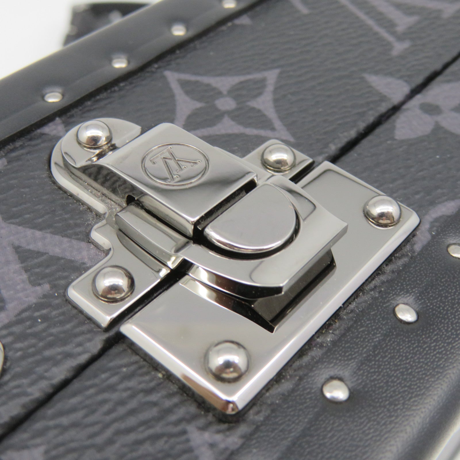 LOUIS VUITTON Mono Eclipse Clutch Box Shoulder Bag肩背袋黑色