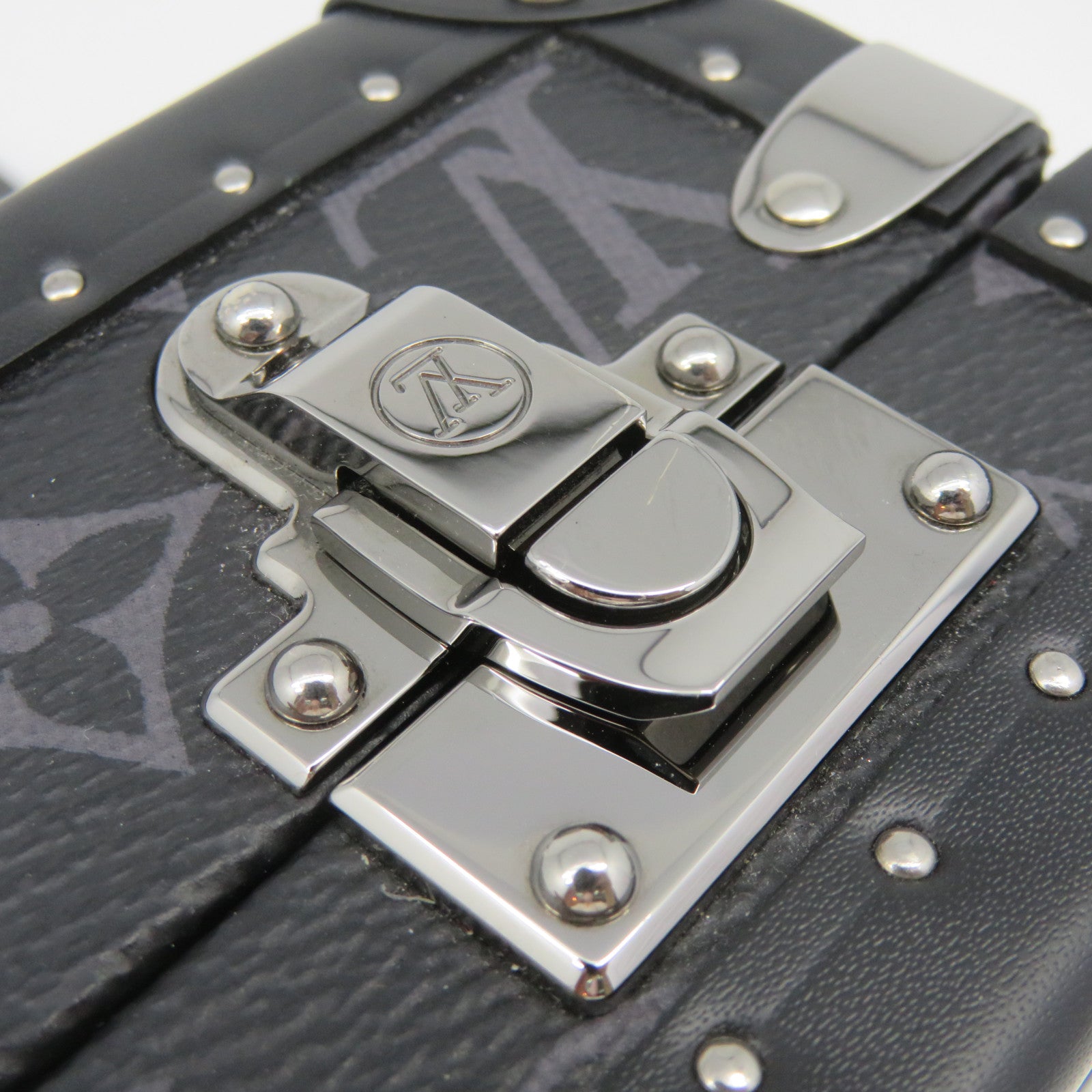 LOUIS VUITTON Mono Eclipse Clutch Box Shoulder Bag肩背袋黑色