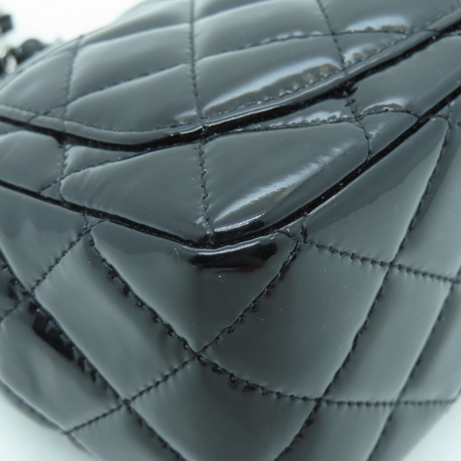 CHANEL 菱格漆皮皮革Chain Shoulder銀扣鏈帶肩背袋黑色