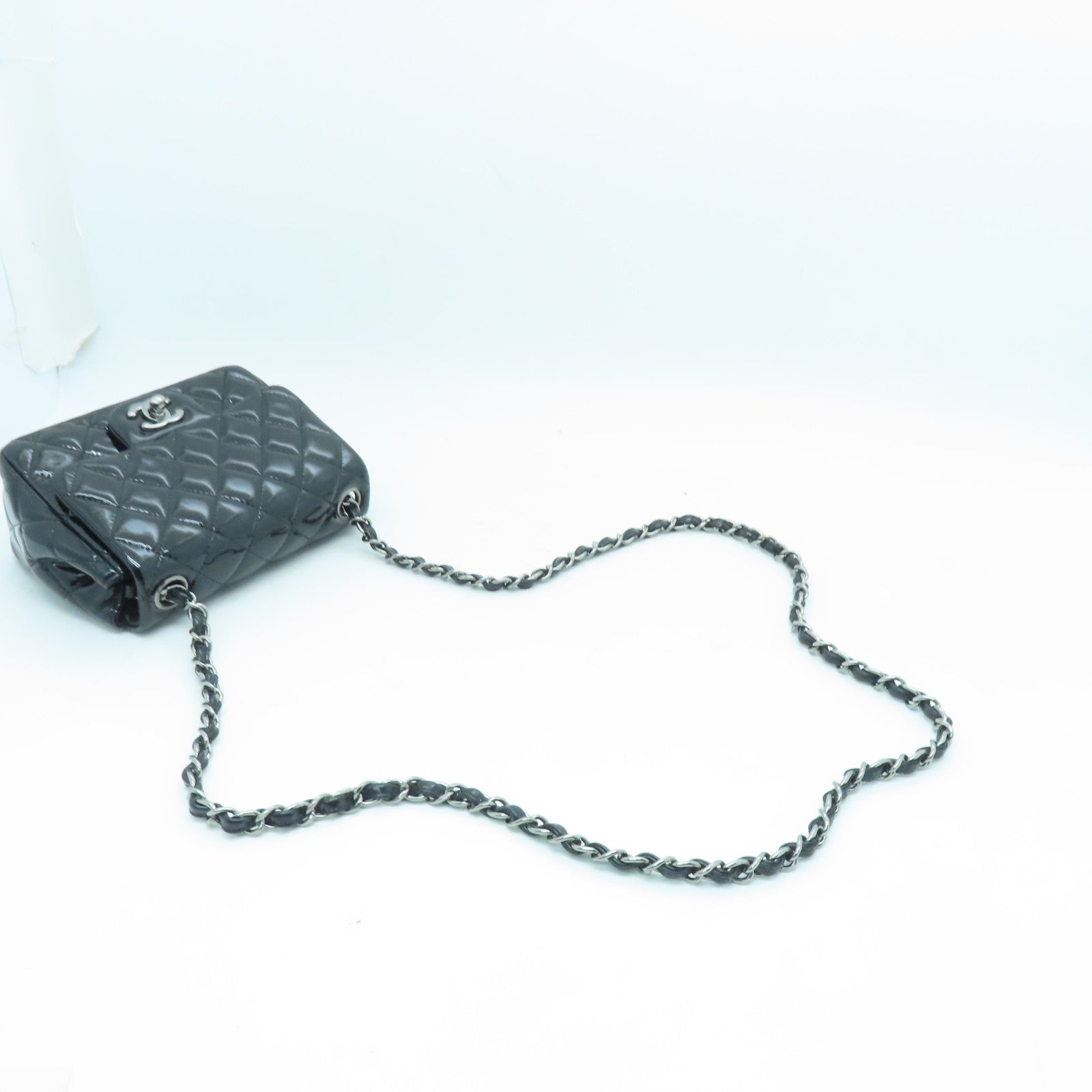 CHANEL 菱格漆皮皮革Chain Shoulder銀扣鏈帶肩背袋黑色