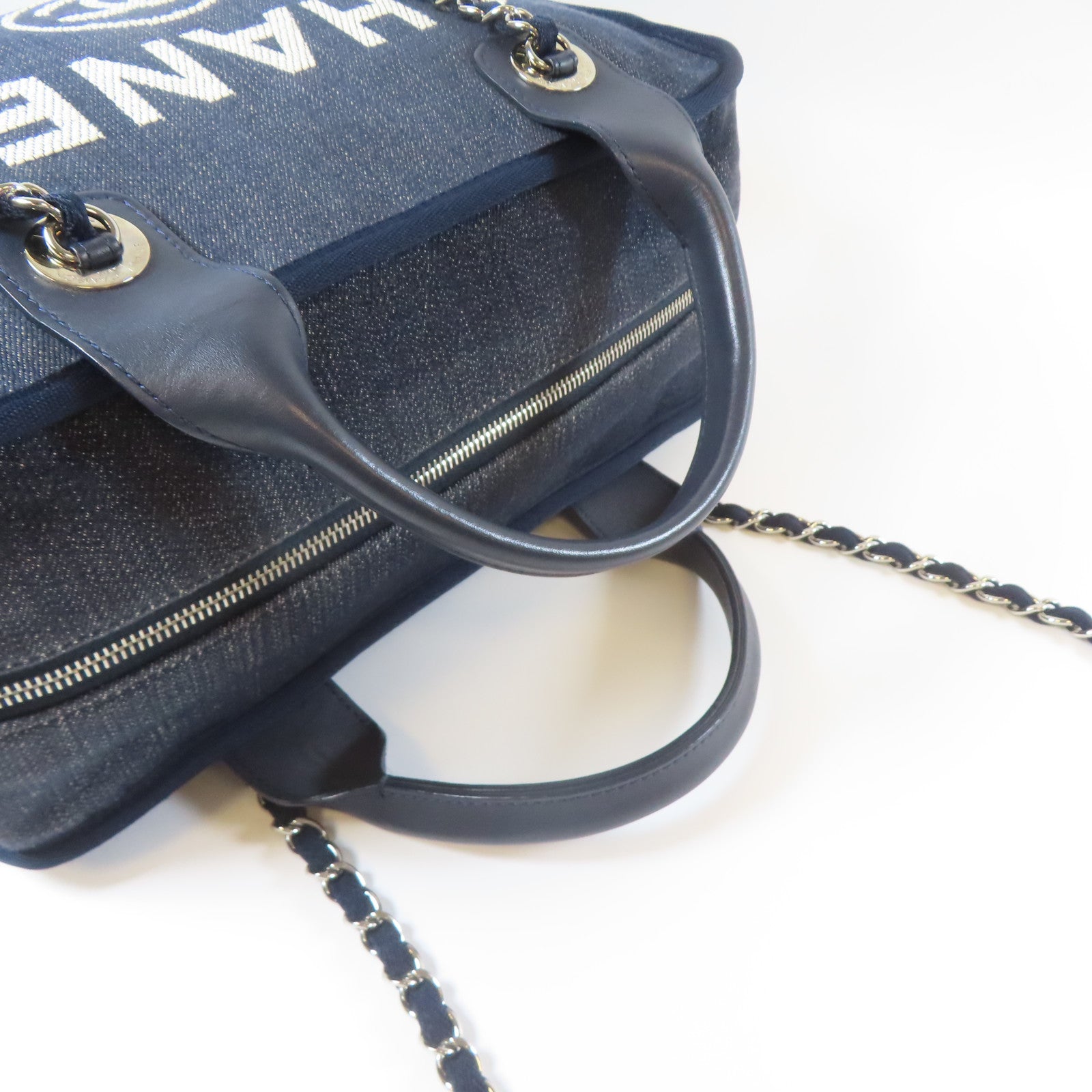 CHANEL 帆布Deauville Chain Tote Medium銀扣手挽肩背兩用袋藍色