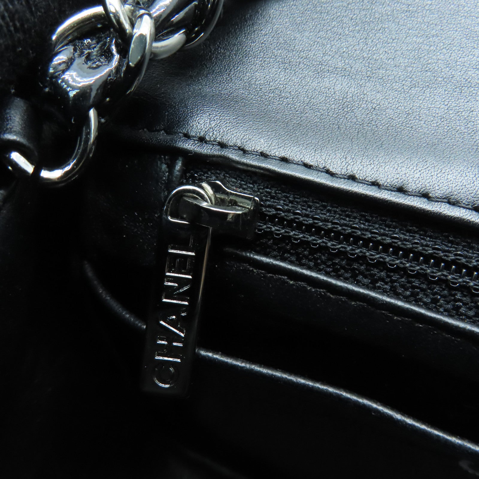 CHANEL 菱格漆皮皮革Chain Shoulder銀扣鏈帶肩背袋黑色
