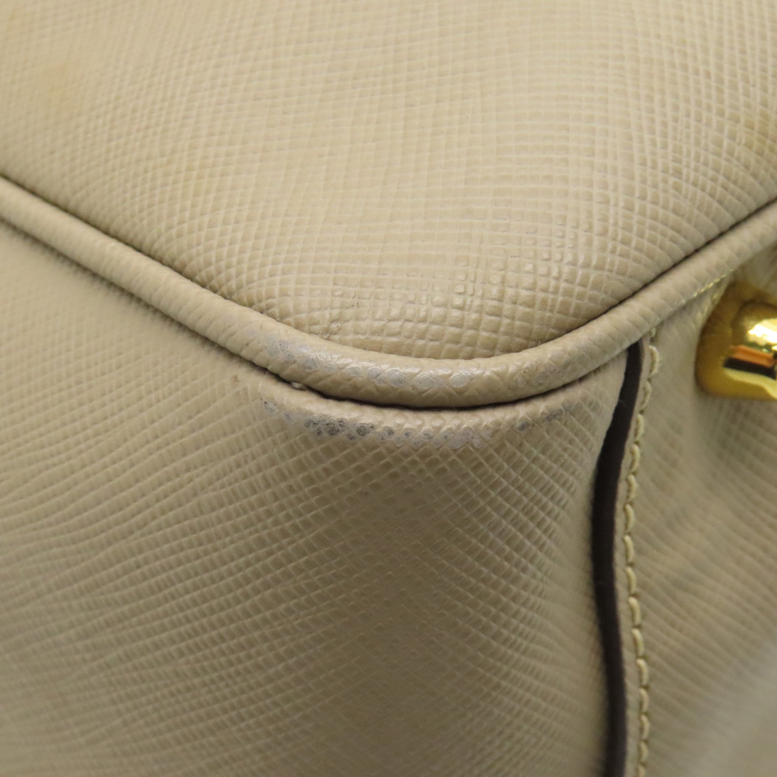 PRADA 牛皮皮革Handbag金扣手挽袋米色