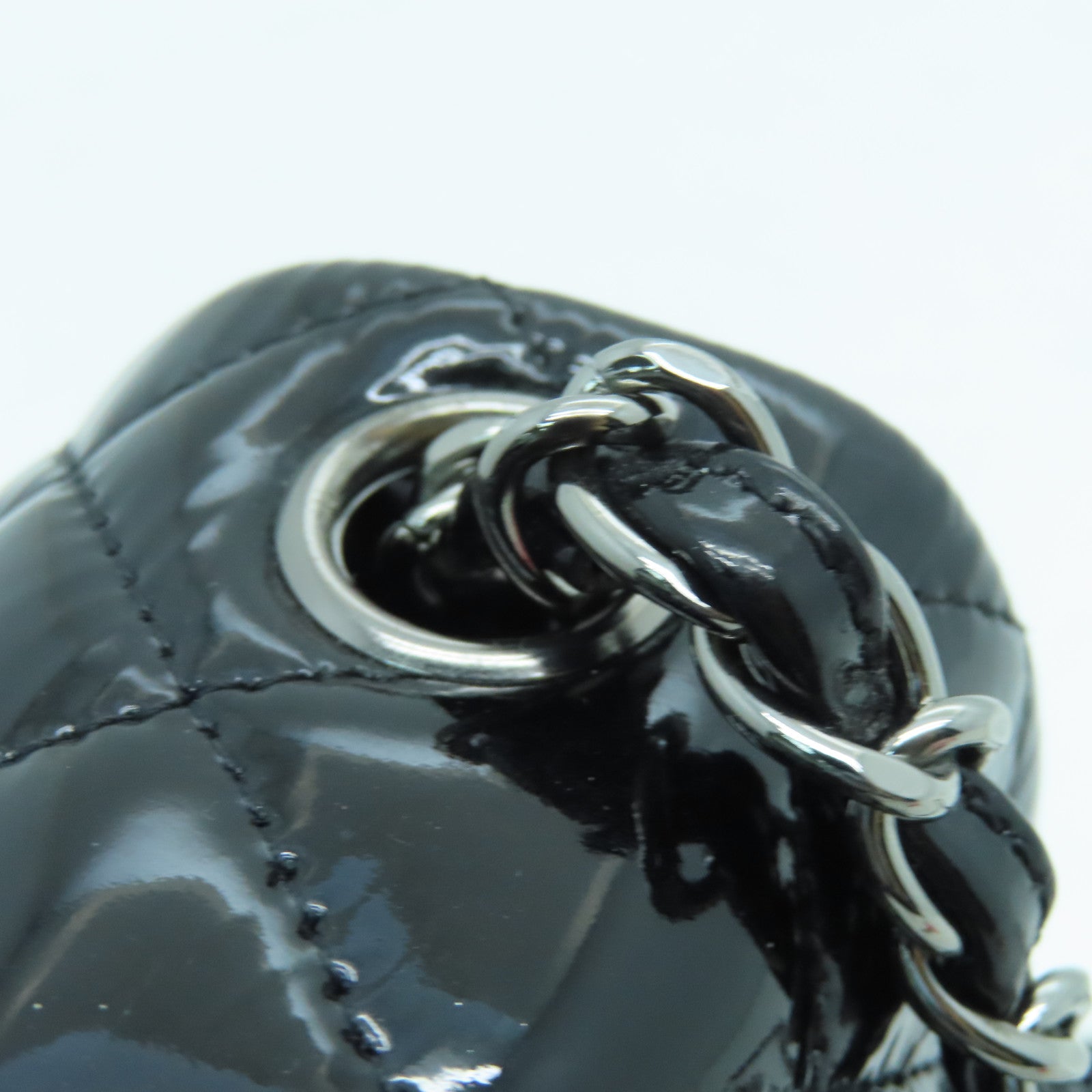 CHANEL 菱格漆皮皮革Chain Shoulder銀扣鏈帶肩背袋黑色