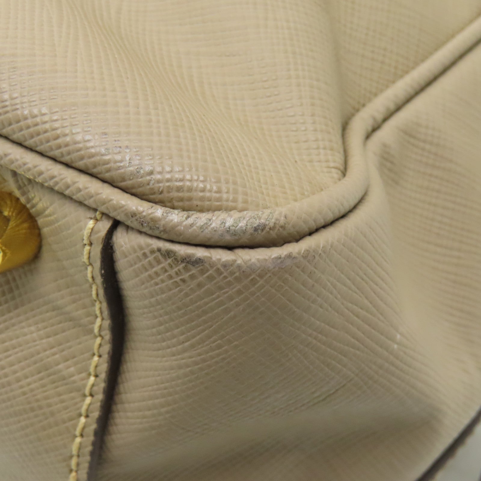 PRADA 牛皮皮革Handbag金扣手挽袋米色