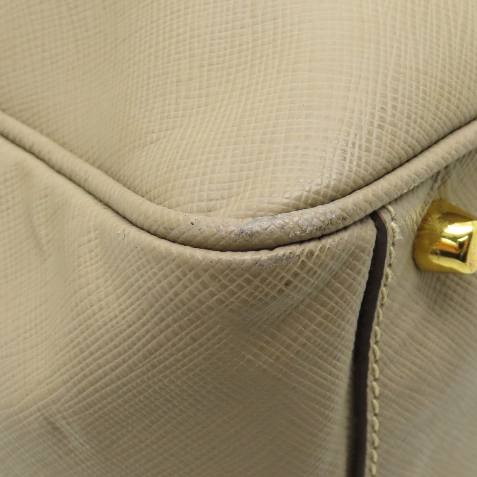 PRADA 牛皮皮革Handbag金扣手挽袋米色