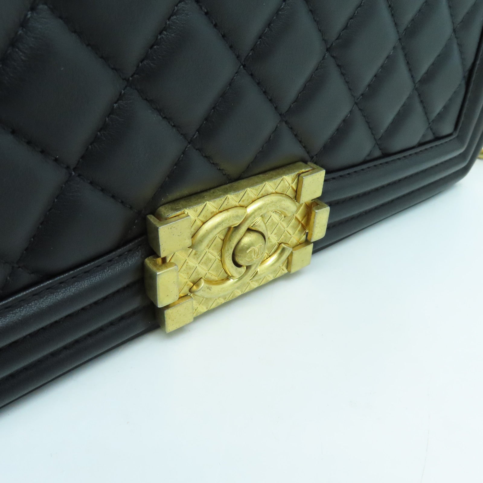 CHANEL rhombic sheepskin leather Chain Shoulder Bag gold buckle chain shoulder bag black