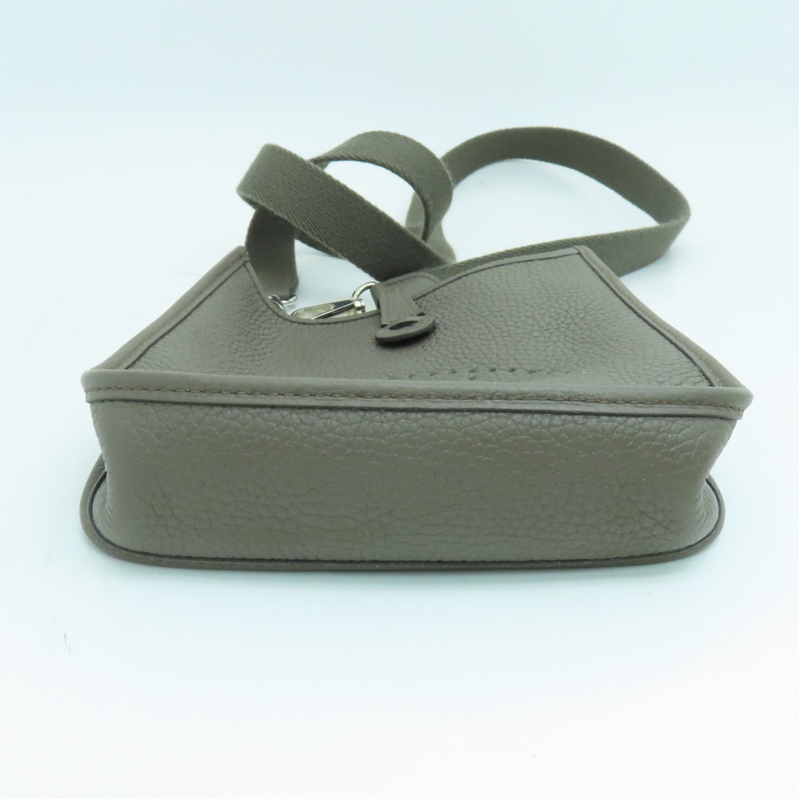 HERMES Clemence皮革Mini Evelyne One Shoulder銀扣肩背袋灰色