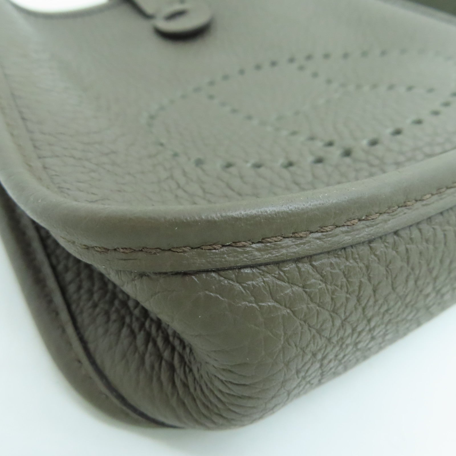 HERMES Clemence皮革Mini Evelyne One Shoulder銀扣肩背袋灰色