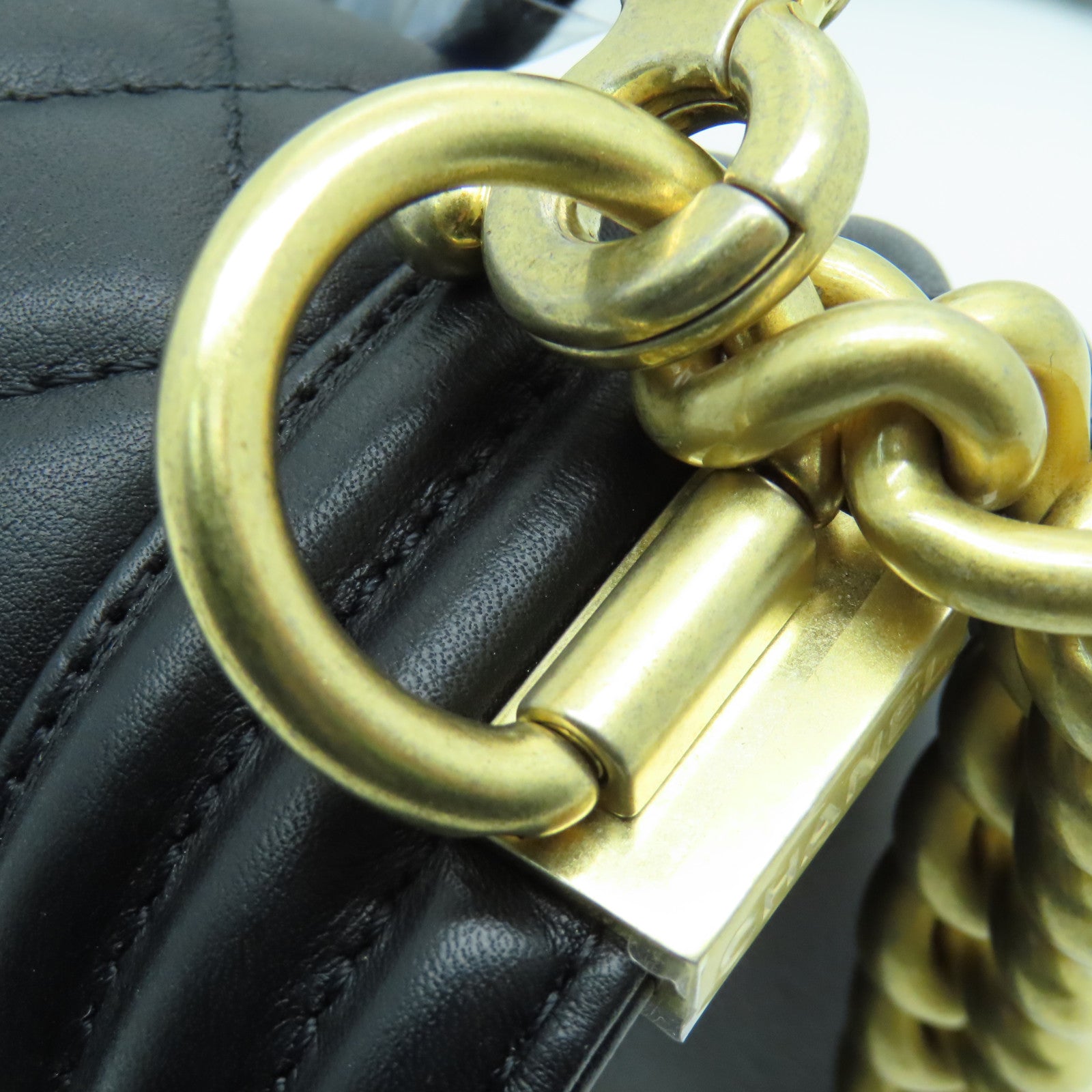 CHANEL rhombic sheepskin leather Chain Shoulder Bag gold buckle chain shoulder bag black