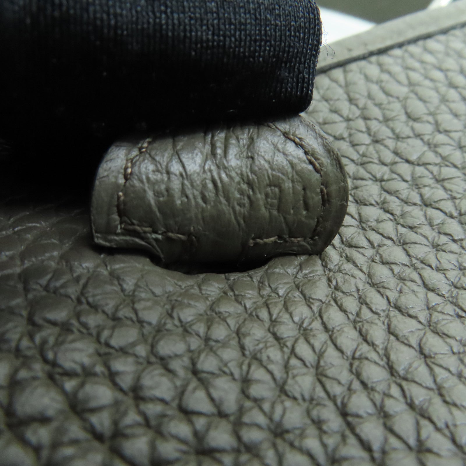 HERMES Clemence皮革Mini Evelyne One Shoulder銀扣肩背袋灰色