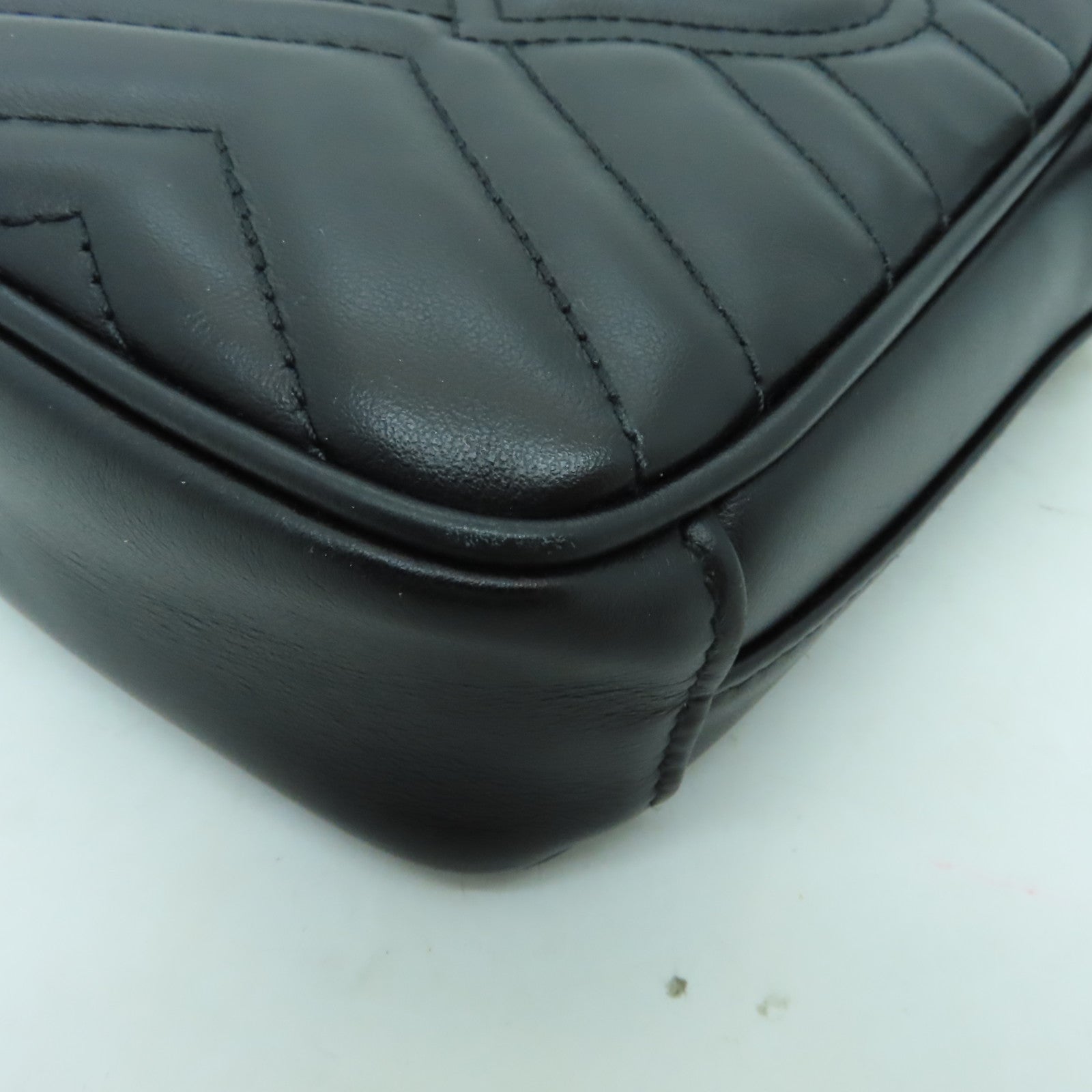 GUCCI 羊皮皮革GG Marmont Mini金扣鏈帶肩背袋黑色