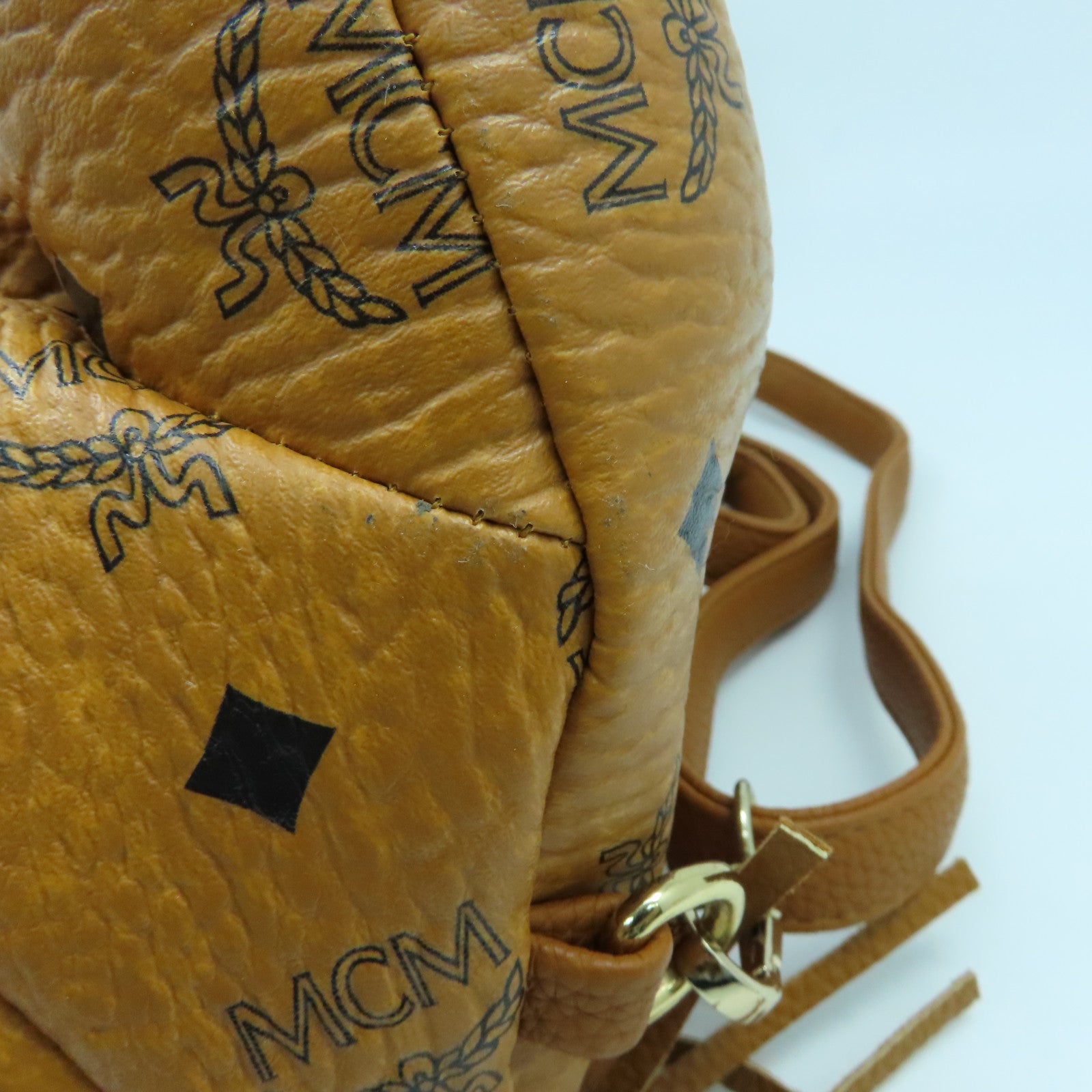 MCM 牛皮皮革Backpack金扣背包啡色