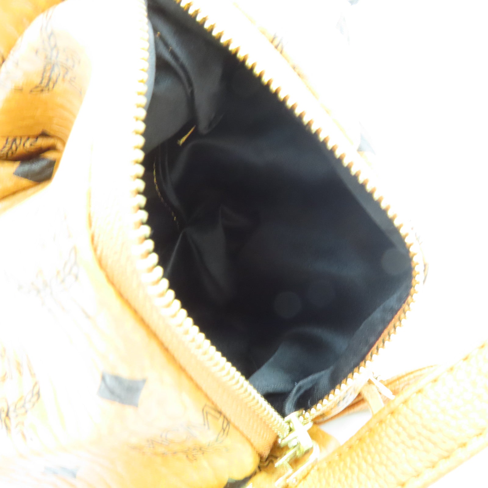 MCM 牛皮皮革Backpack金扣背包啡色