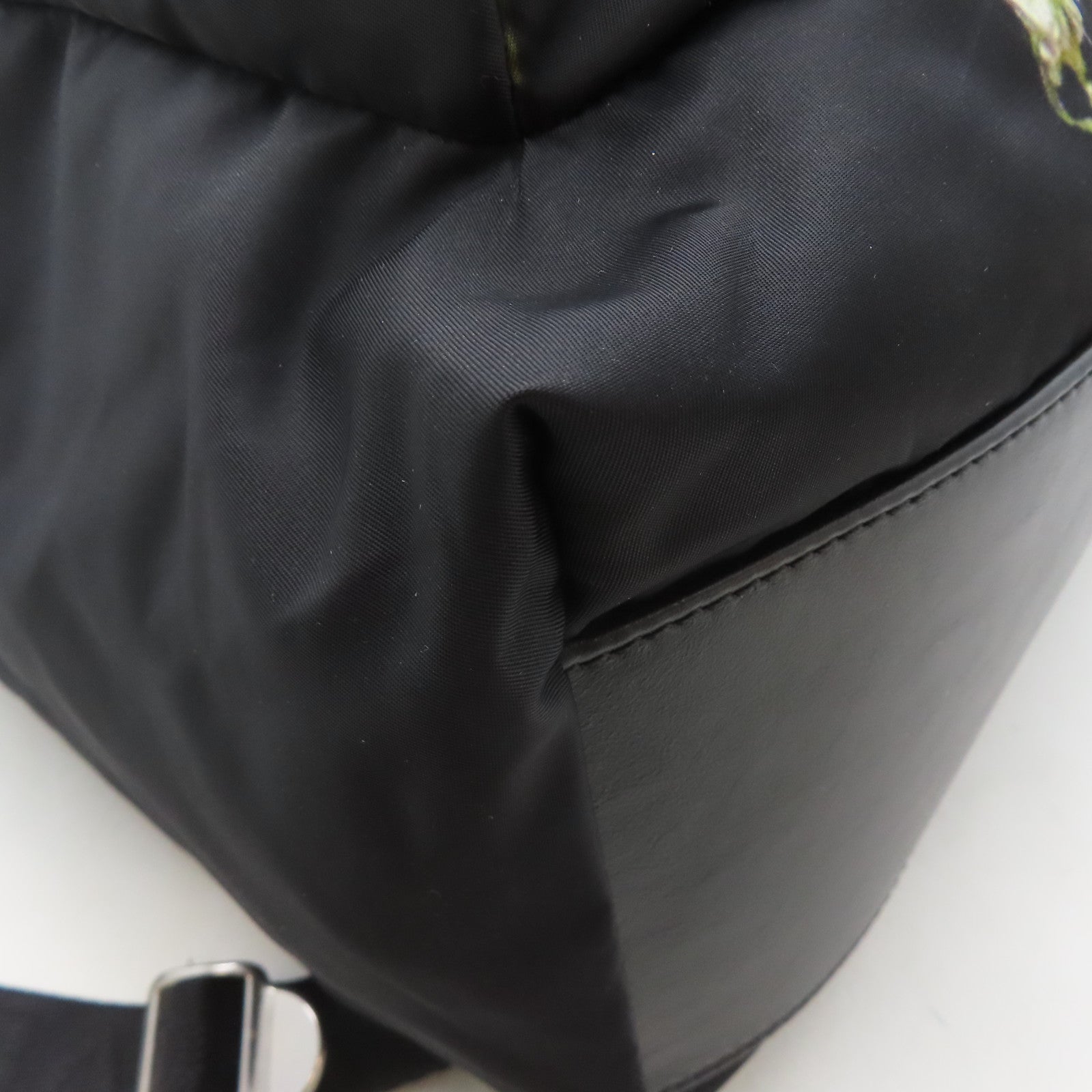 GIVENCHY 尼龍Backpack銀扣背包黑色