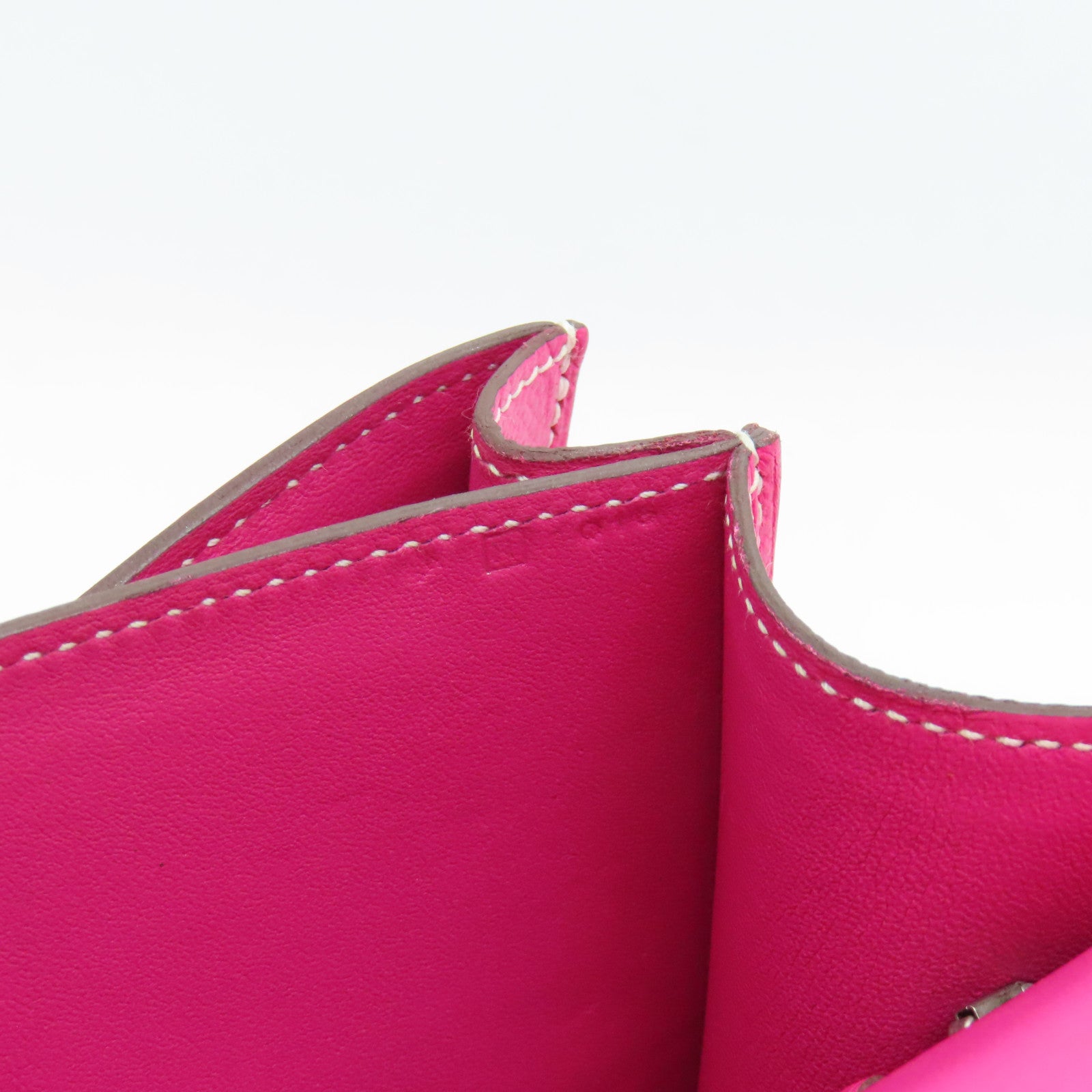 HERMES Epsom皮革Constance 24銀扣肩背袋Rose Tyryan粉紅色