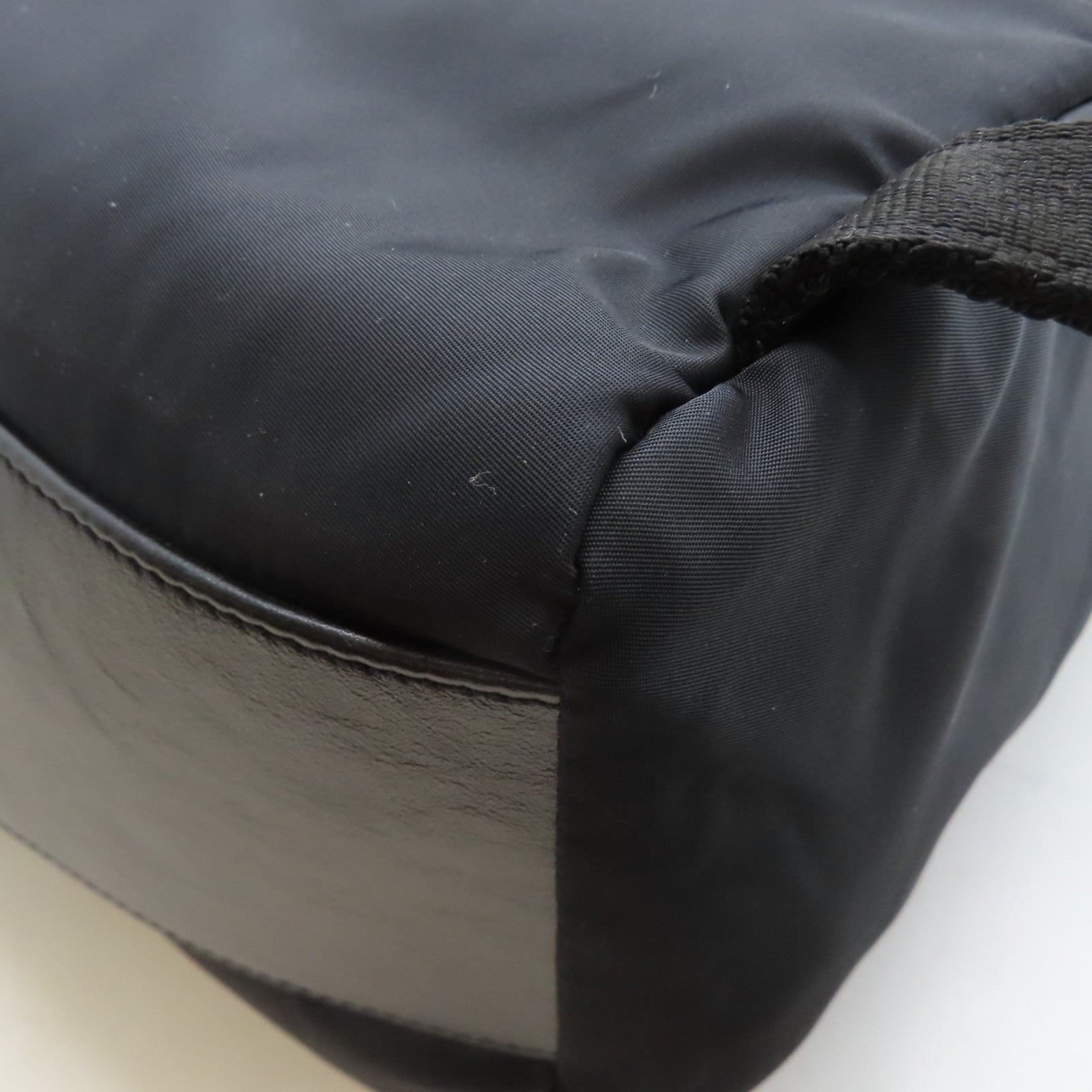 GIVENCHY 尼龍Backpack銀扣背包黑色