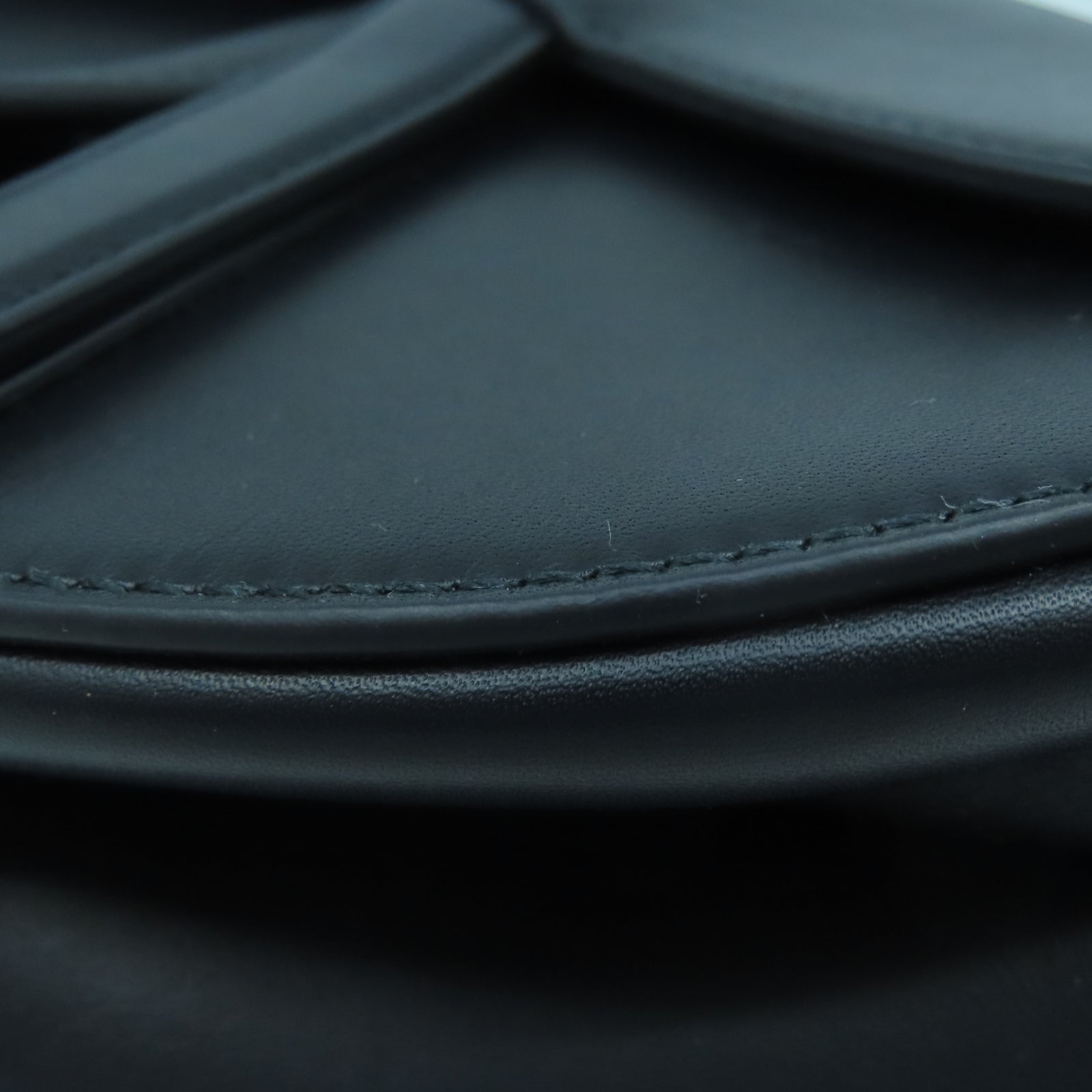 Dior 牛皮皮革Saddle bag金扣肩背袋黑色