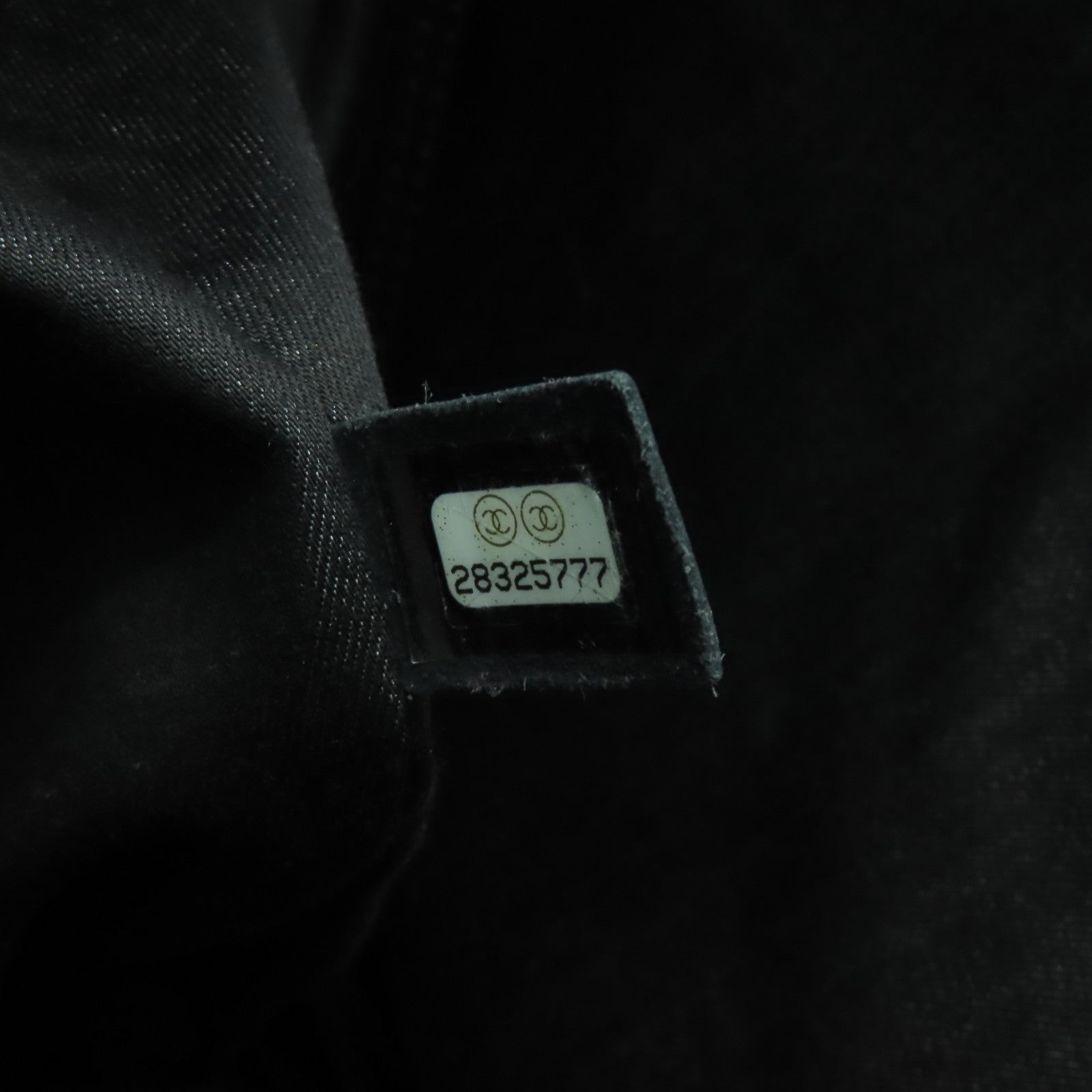 CHANEL 牛皮皮革Bucket金扣手挽肩背兩用袋黑色