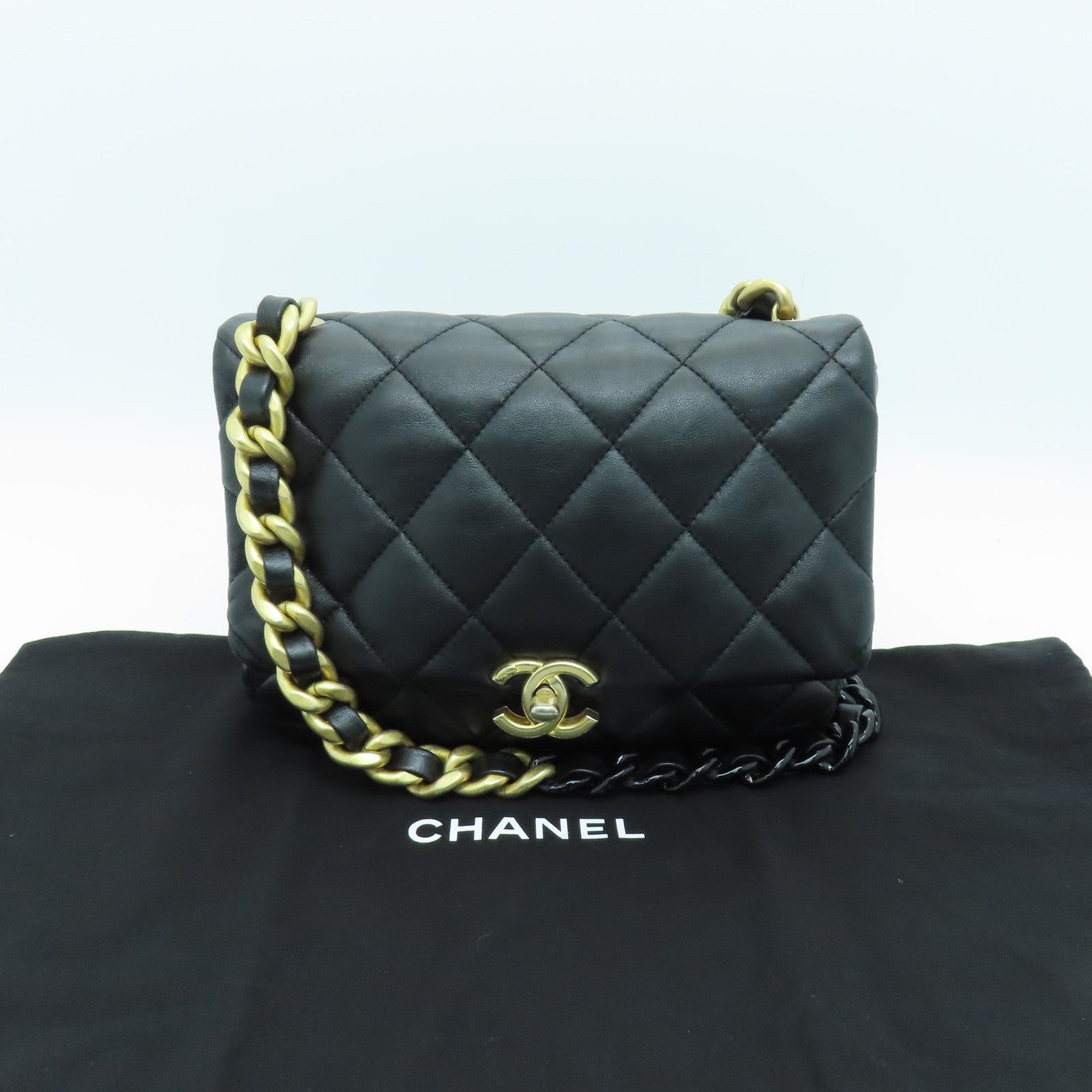 CHANEL rhombus sheepskin leather Small Flap Bag gold buckle chain shoulder bag black