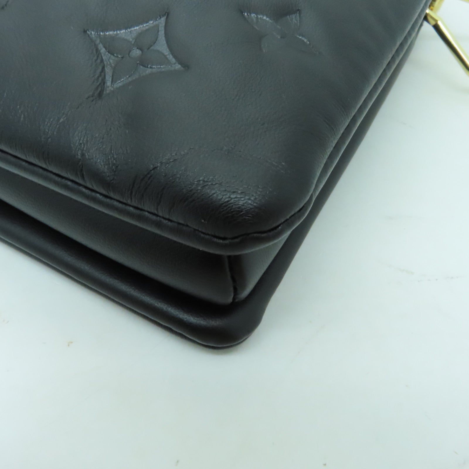 LOUIS VUITTON 【激減優惠】羊皮皮革Coussin PM金扣手挽肩背兩用袋黑色