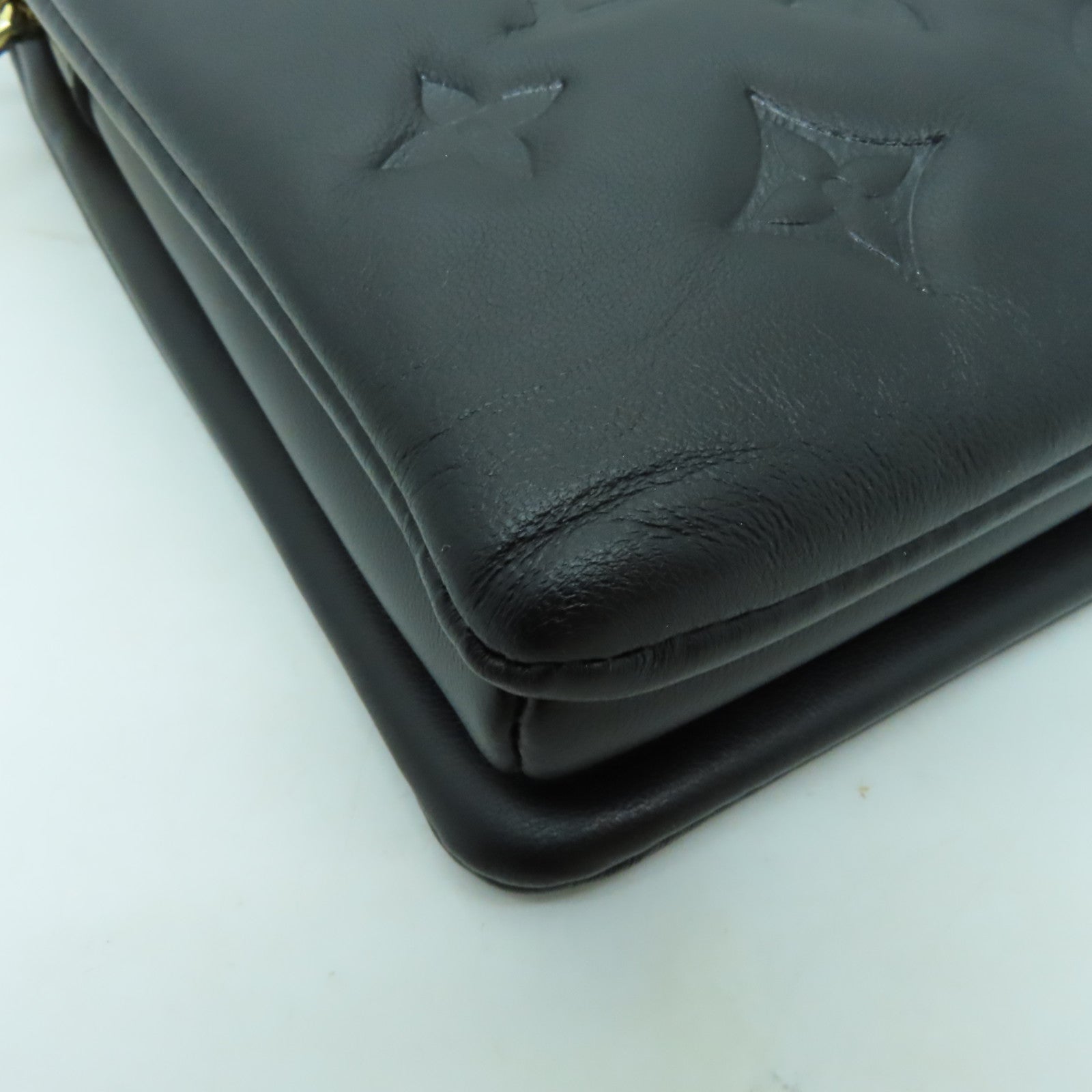 LOUIS VUITTON 【激減優惠】羊皮皮革Coussin PM金扣手挽肩背兩用袋黑色