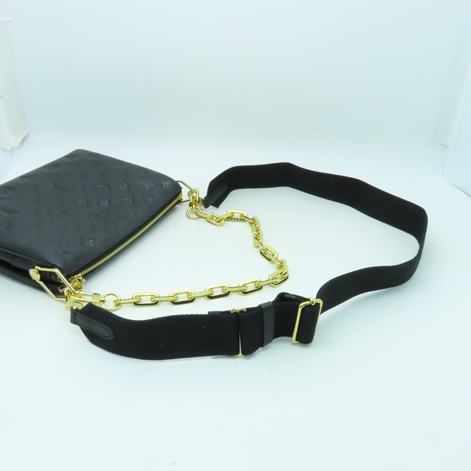 LOUIS VUITTON 【激減優惠】羊皮皮革Coussin PM金扣手挽肩背兩用袋黑色