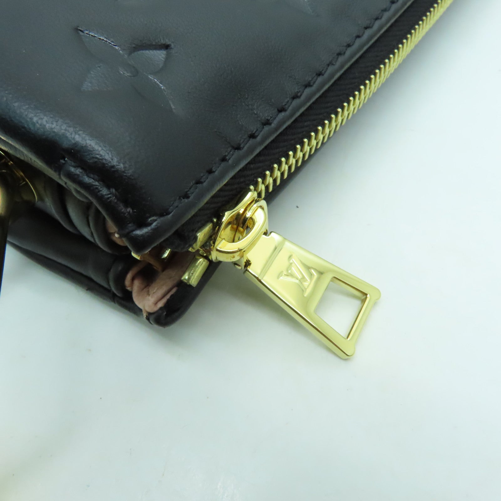 LOUIS VUITTON 【激減優惠】羊皮皮革Coussin PM金扣手挽肩背兩用袋黑色