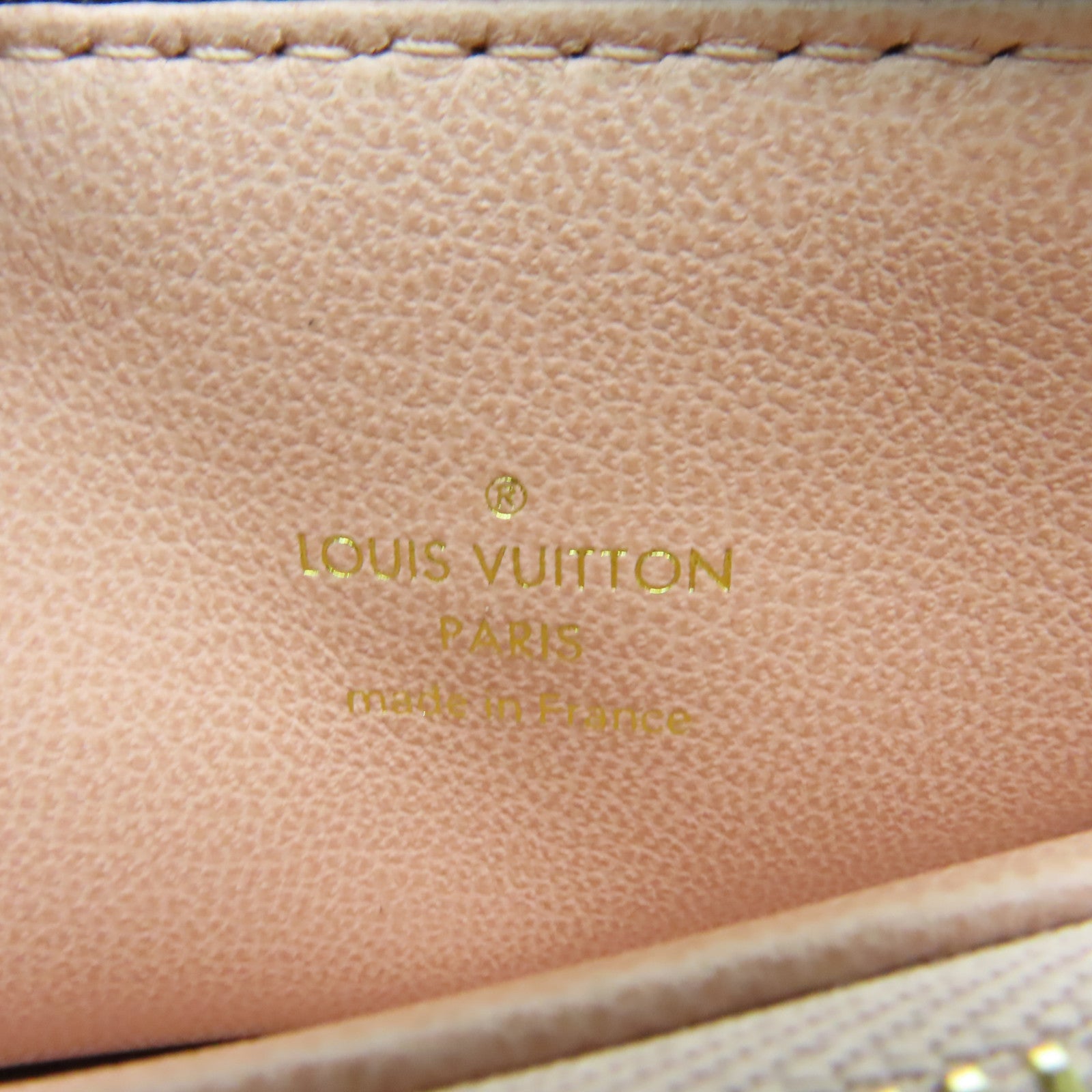 LOUIS VUITTON 【激減優惠】羊皮皮革Coussin PM金扣手挽肩背兩用袋黑色