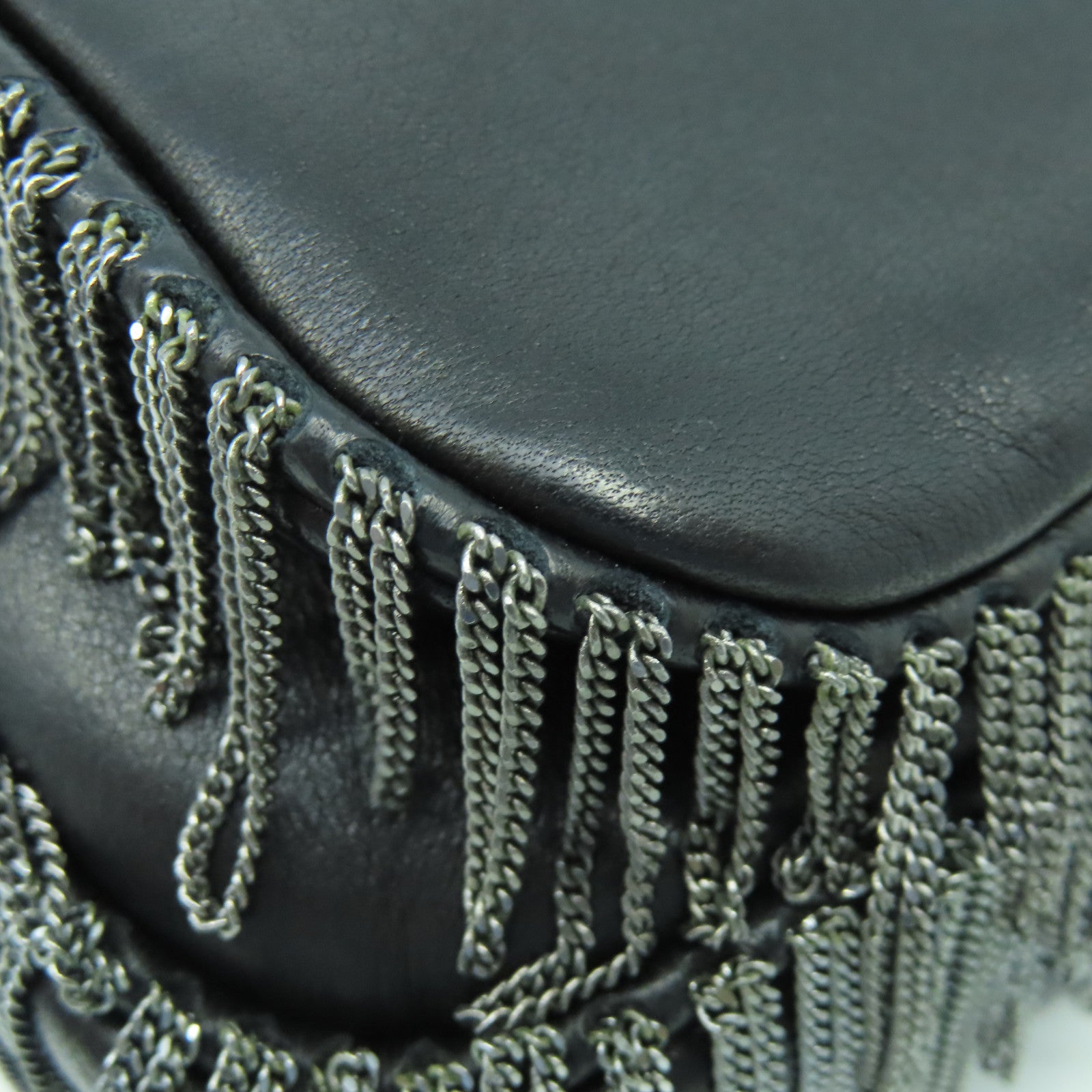 CHANEL 羊皮皮革Chain Shoulder金扣鏈帶肩背袋黑色