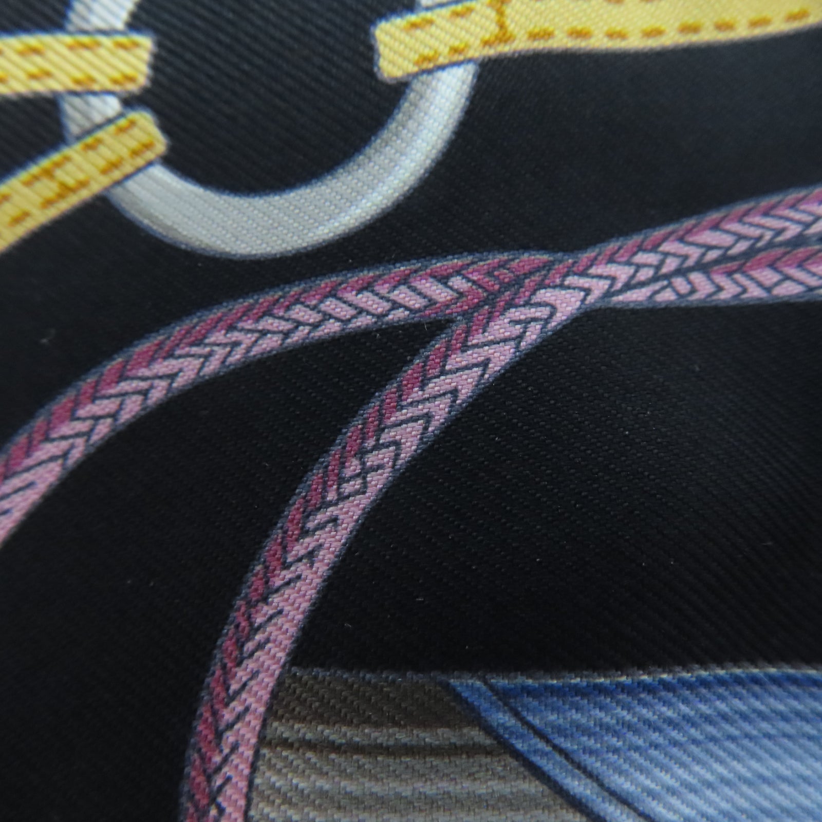 HERMES 【激減優惠】絲質Twilly Scarf絲巾黑色