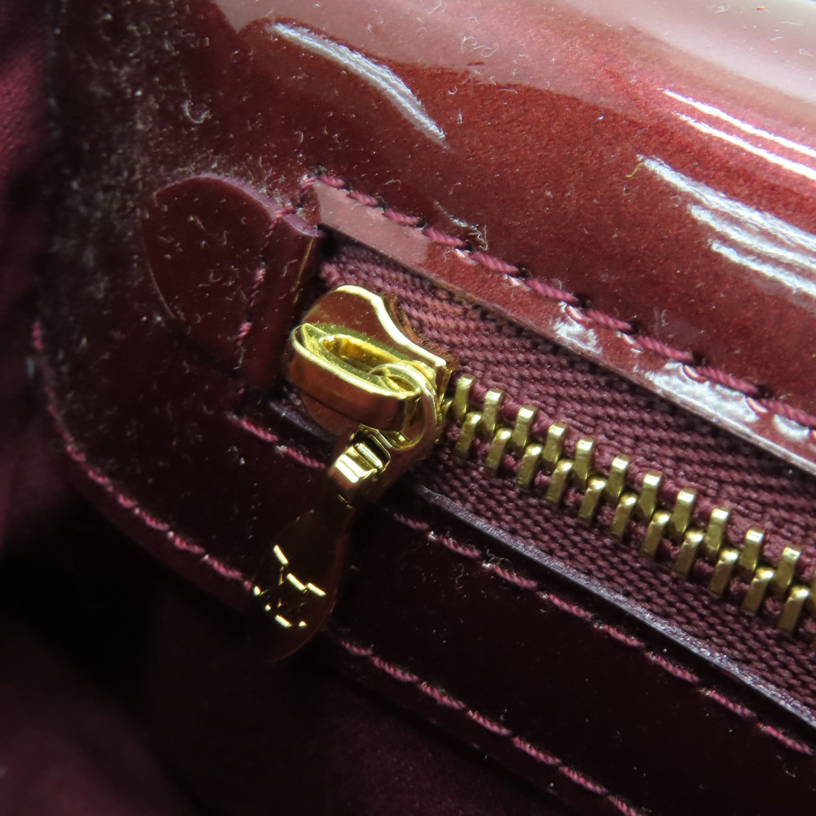 LOUIS VUITTON Vernis Pochette Sauvie金扣手拿包啡色
