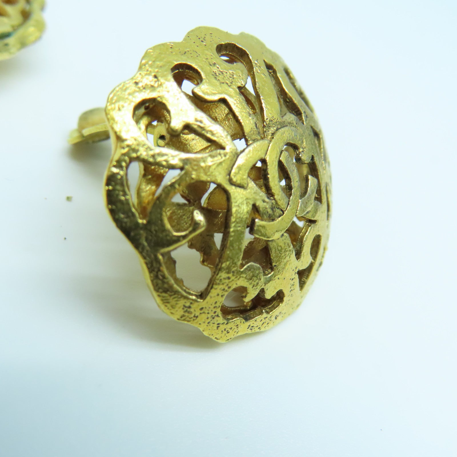 CHANEL metal Vintage Clip Earrings gold earrings