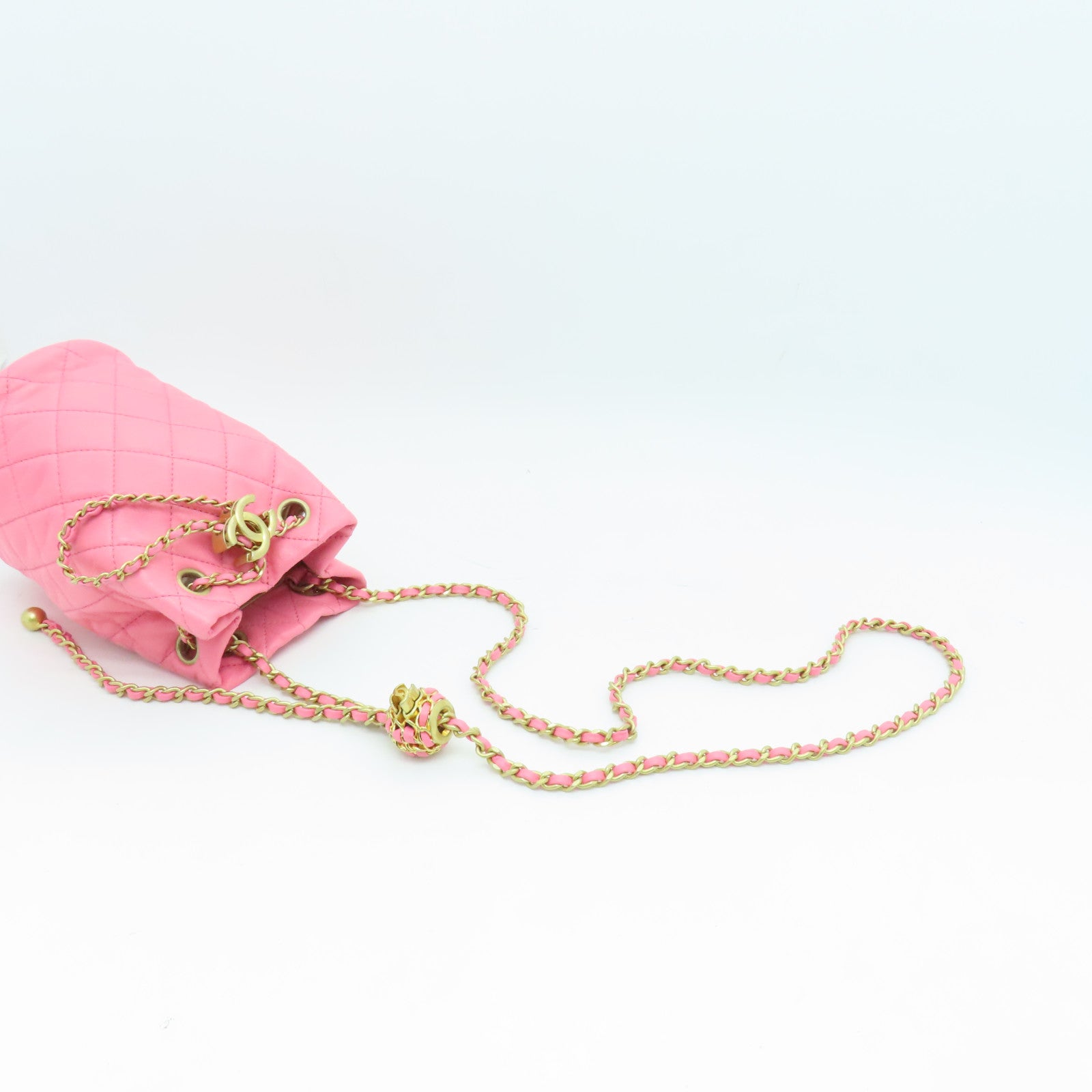 CHANEL 菱格牛皮皮革Mini Bucket金扣鏈帶肩背袋粉紅色