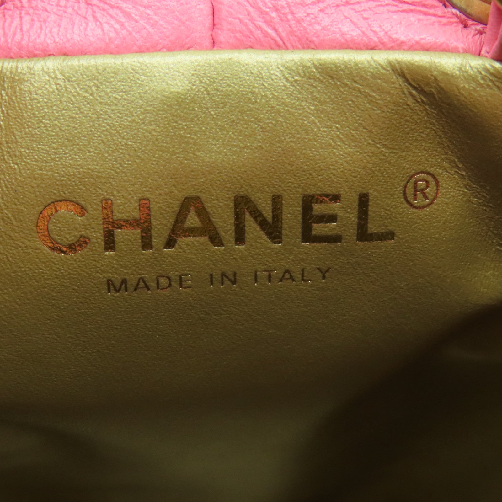 CHANEL 菱格牛皮皮革Mini Bucket金扣鏈帶肩背袋粉紅色