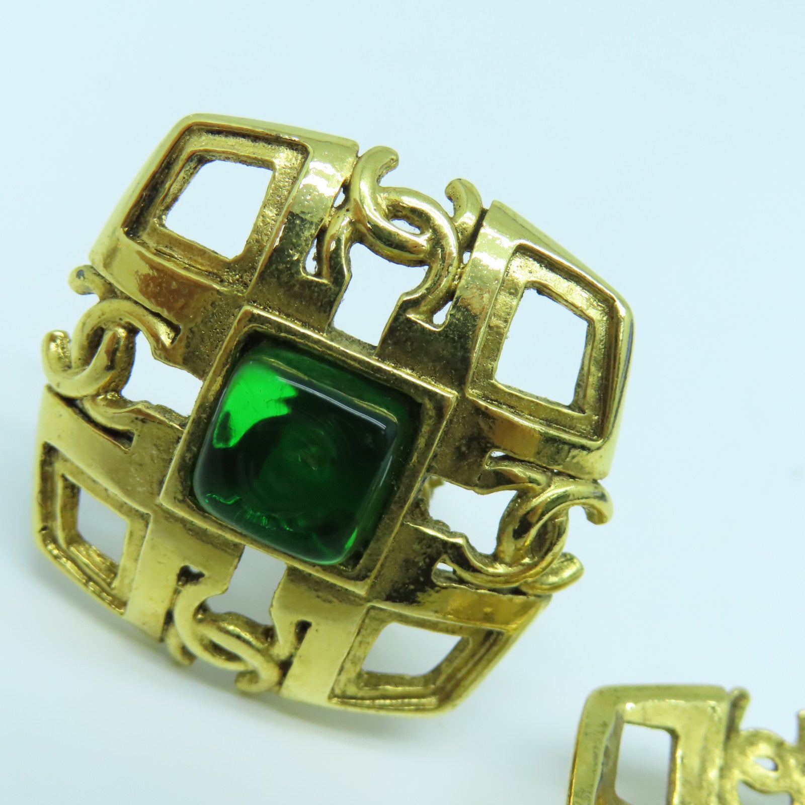 CHANEL Metal Vintage Clip Earring Gold/Green