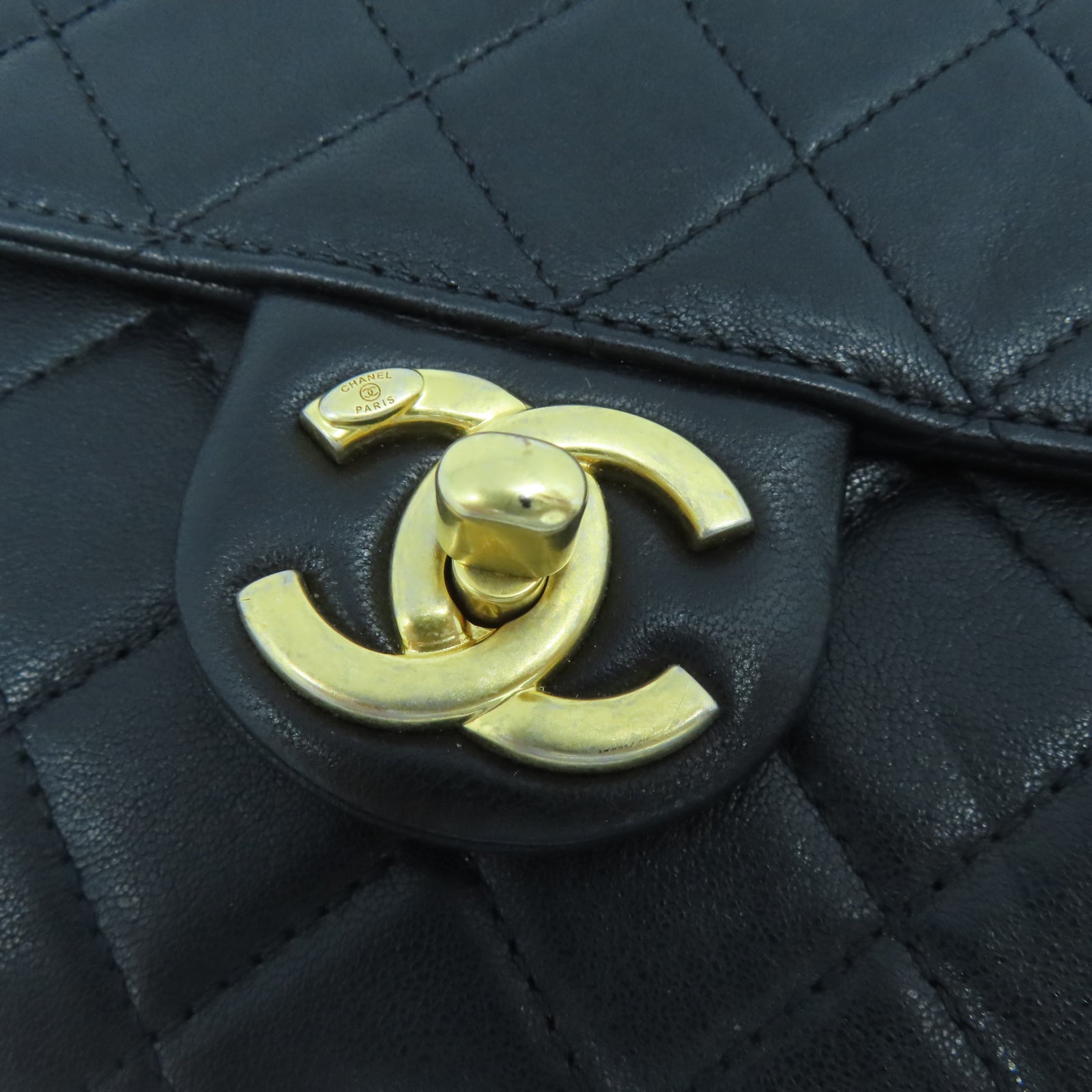 CHANEL 菱格牛皮皮革Chain Shoulder金扣鏈帶肩背袋黑色