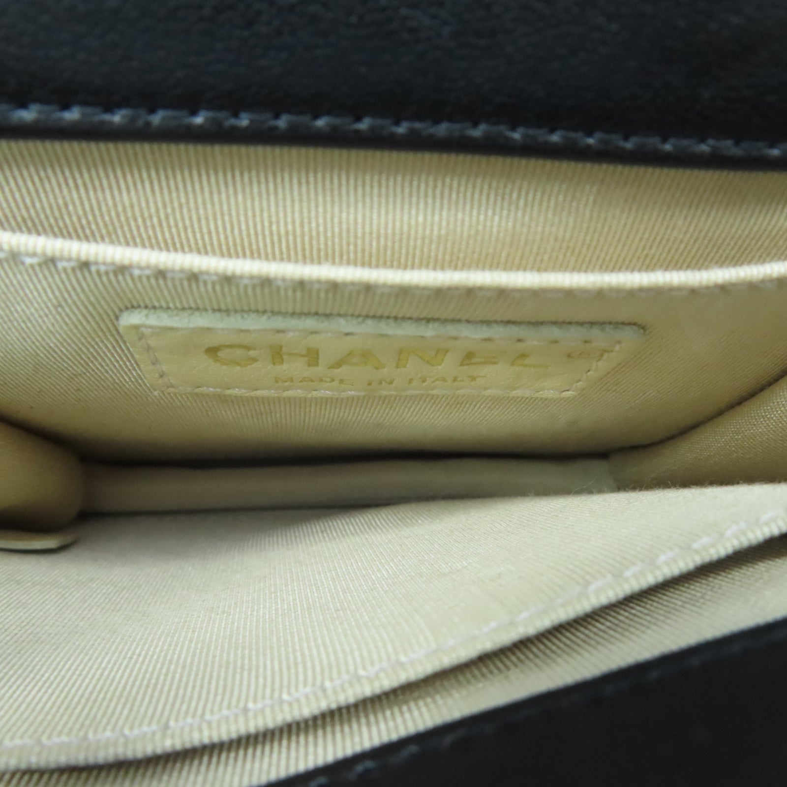 CHANEL 菱格牛皮皮革Chain Shoulder金扣鏈帶肩背袋黑色