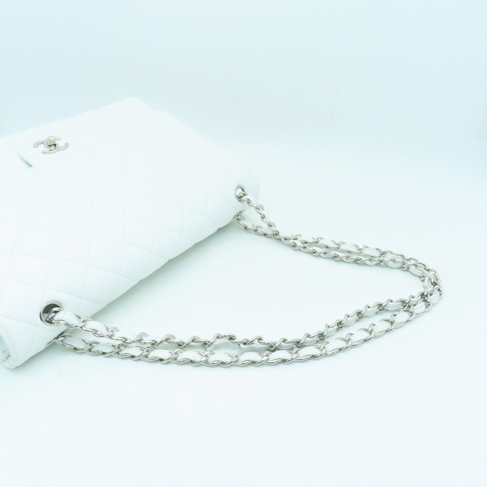 CHANEL Caviar Leather Classic Maxi Jumbo Silver Buckle Chain Shoulder Bag White