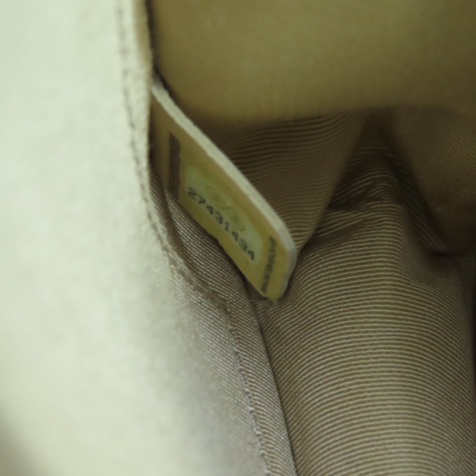 CHANEL 菱格牛皮皮革Chain Shoulder金扣鏈帶肩背袋黑色
